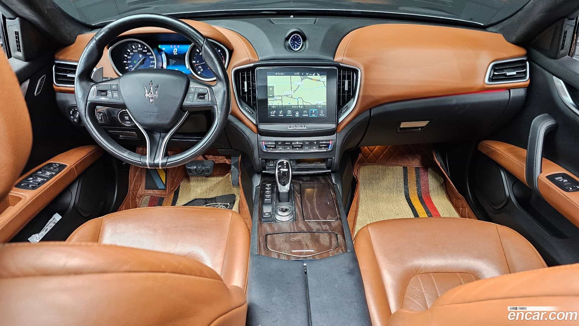 Ghibli Maserati 2017.2-INNER-007