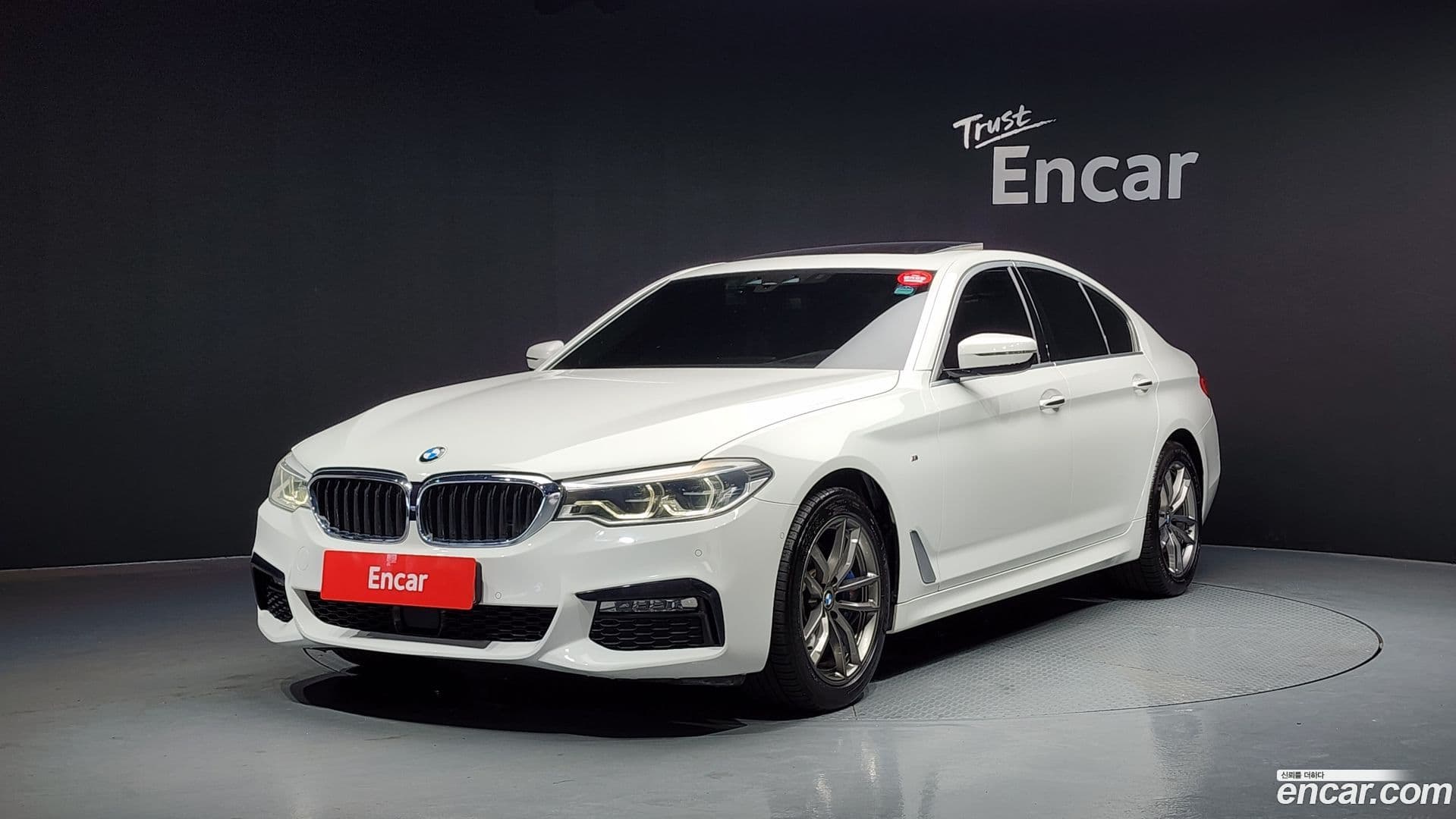 Main__Slider__Photo:5-Series BMW 2018.0-0