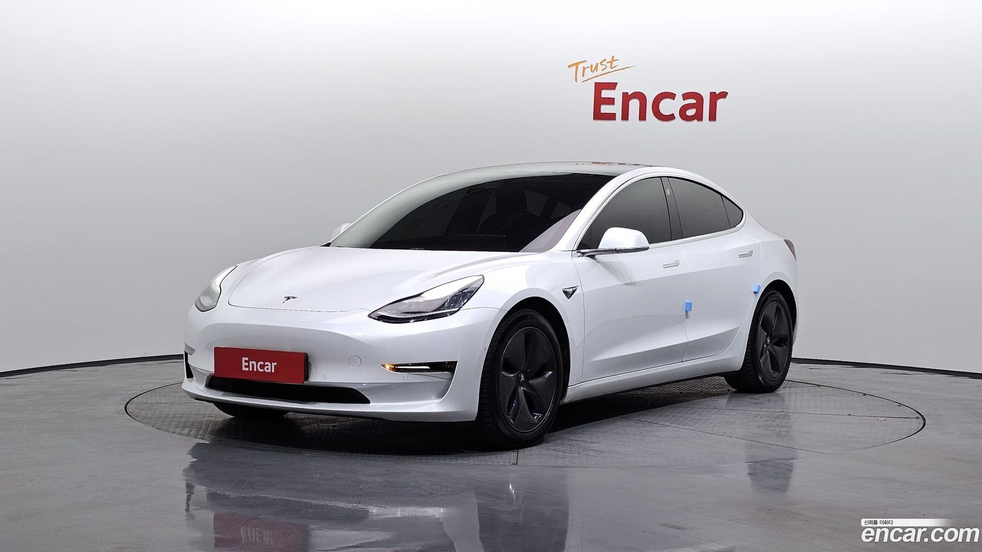 Main__Slider__Photo:Model 3 Tesla 2020.8-0