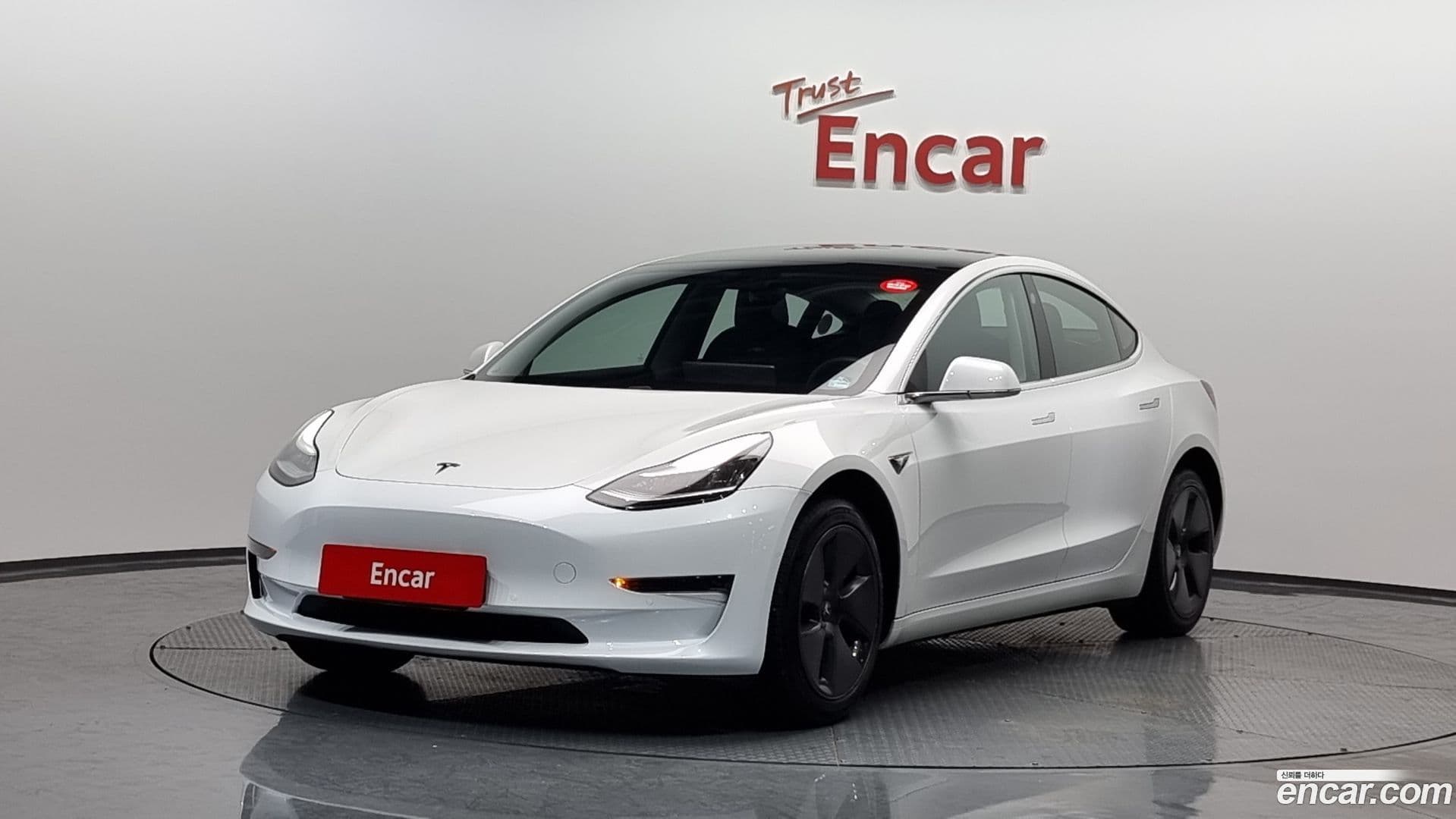 Main__Slider__Photo:Model 3 Tesla 2020.8-0