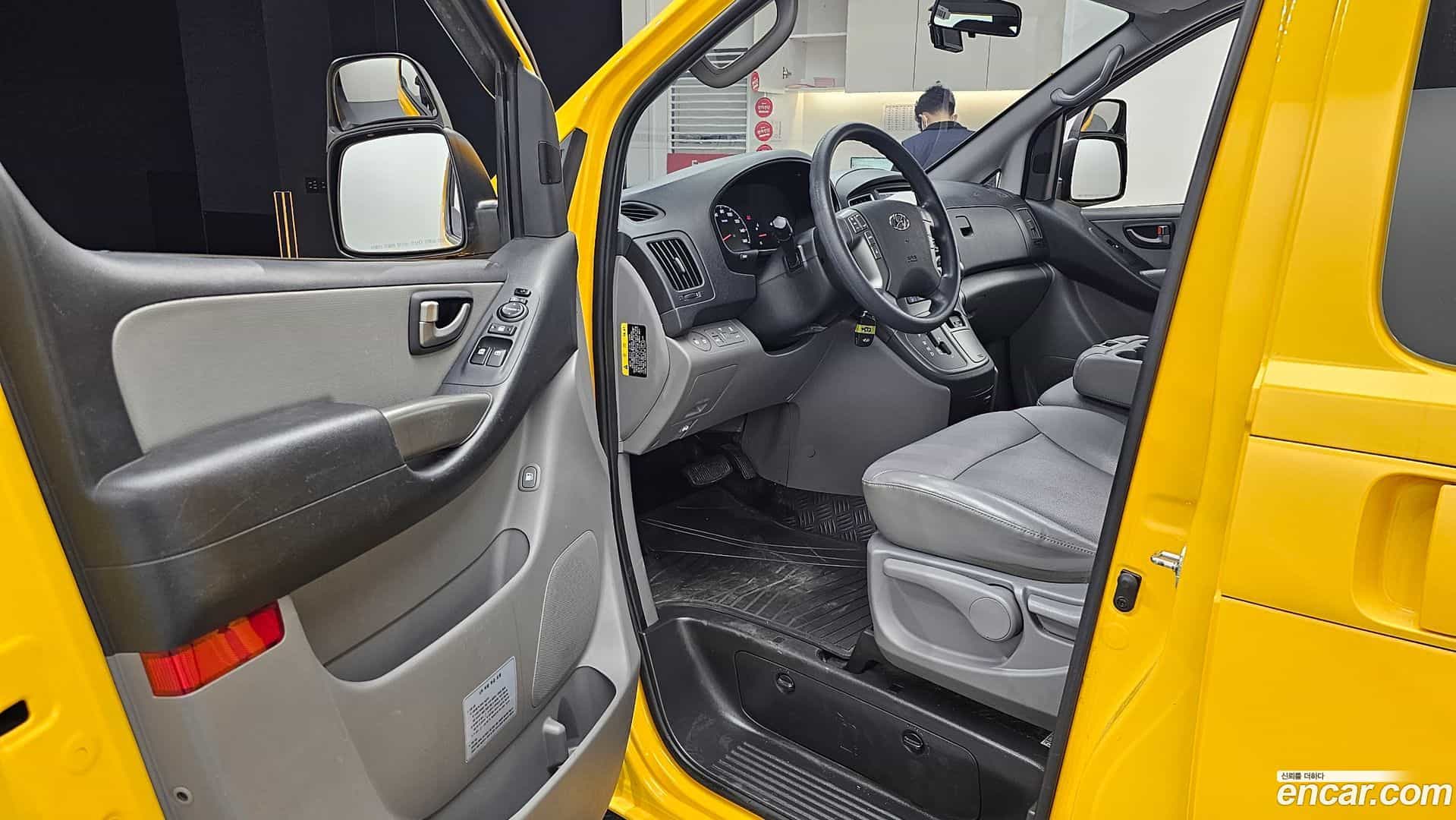 Starex Hyundai 2019.9-OPTION-015