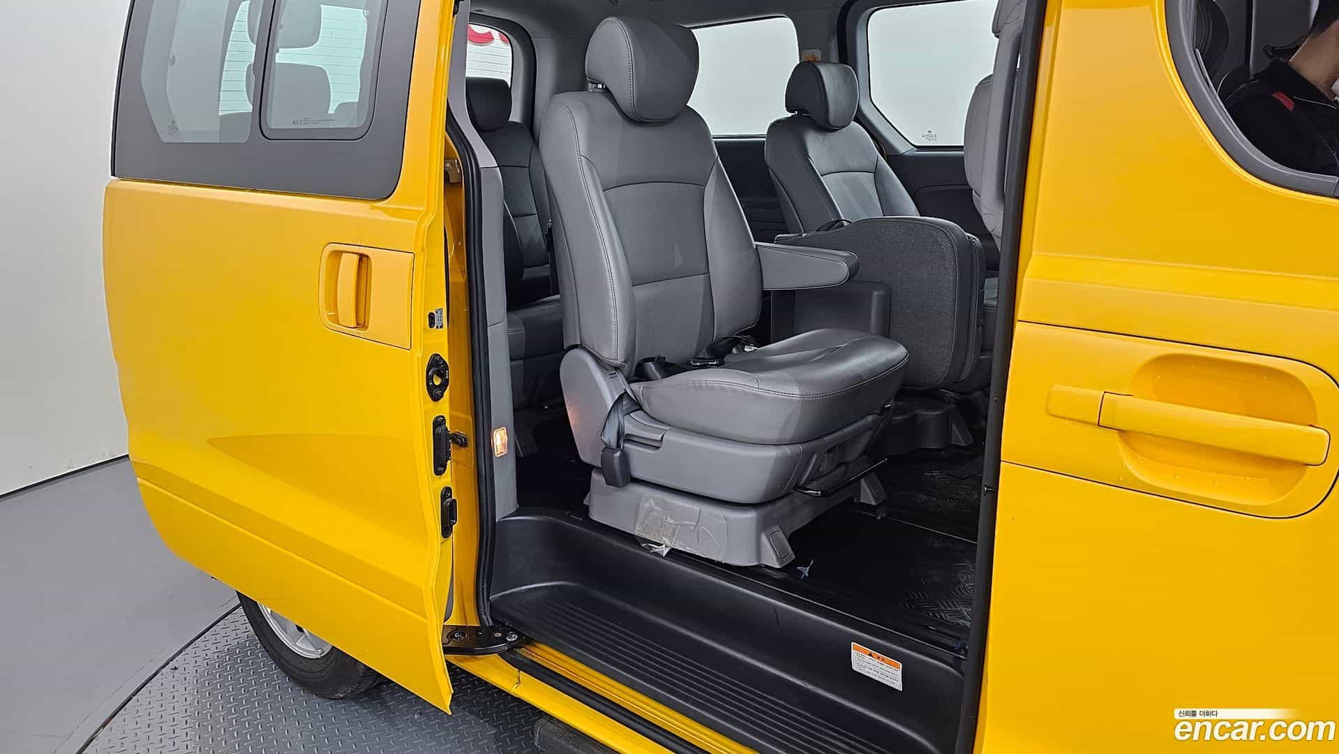 Starex Hyundai 2019.9-OPTION-016