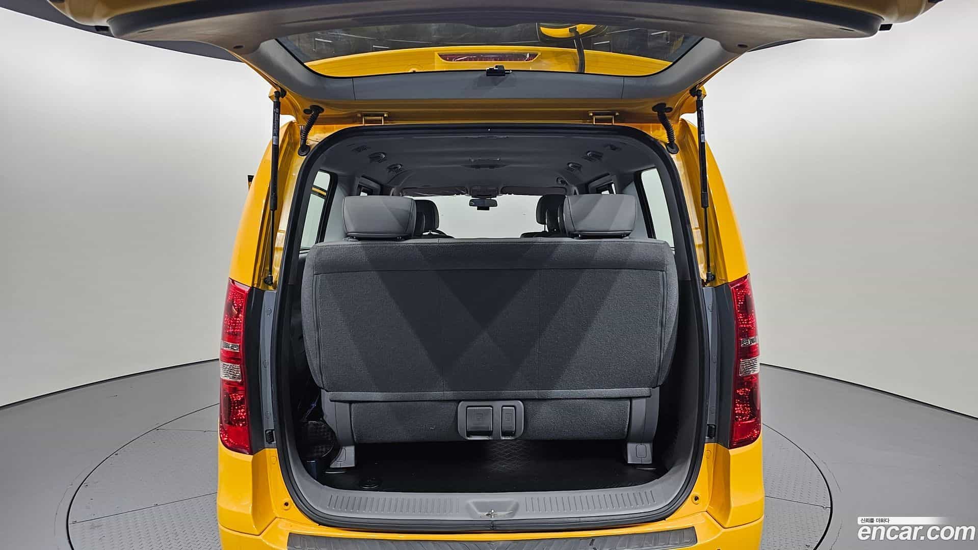 Starex Hyundai 2019.9-OPTION-024
