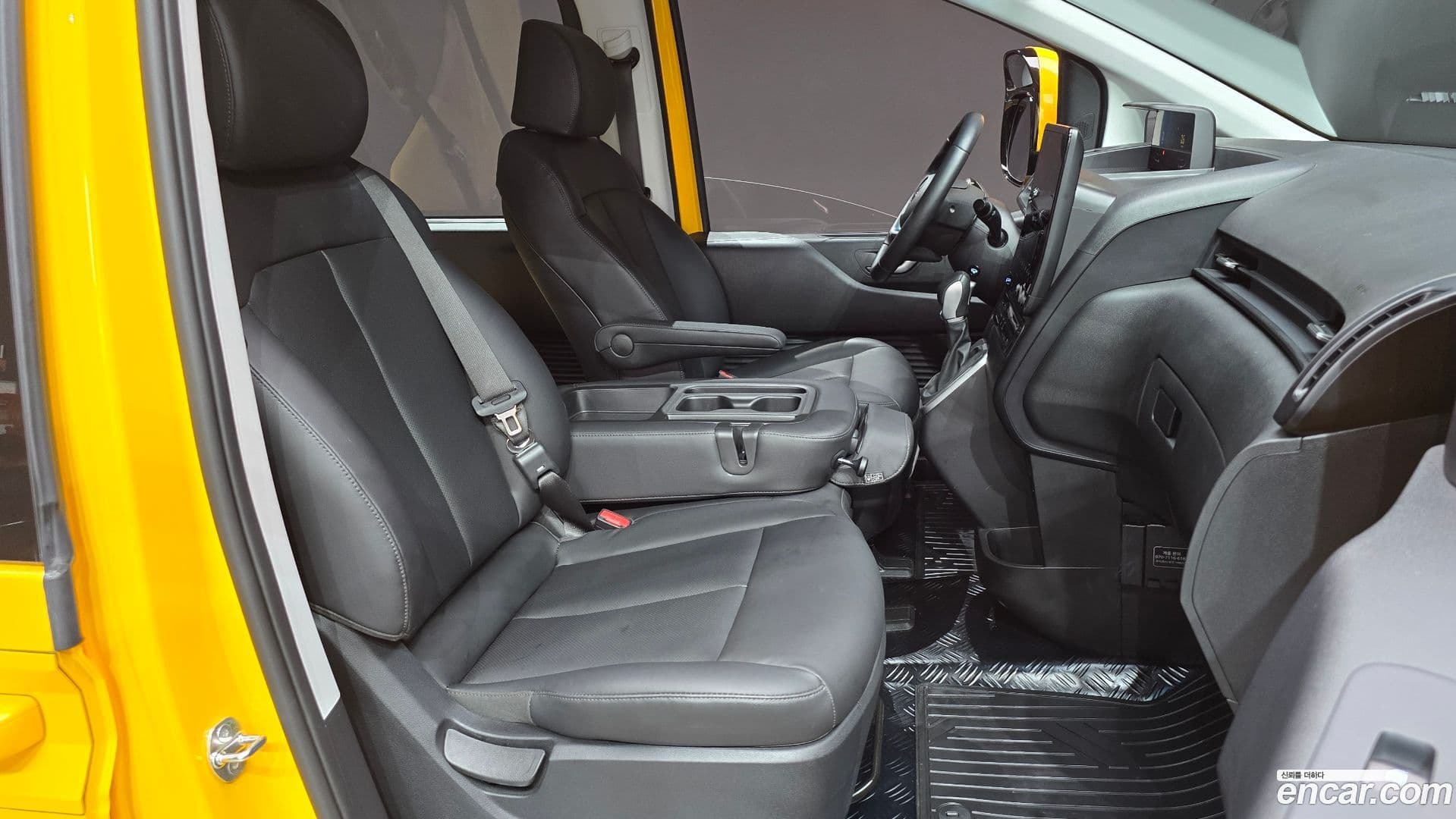 Main__Slider__Photo:Staria Hyundai 2024.0-14