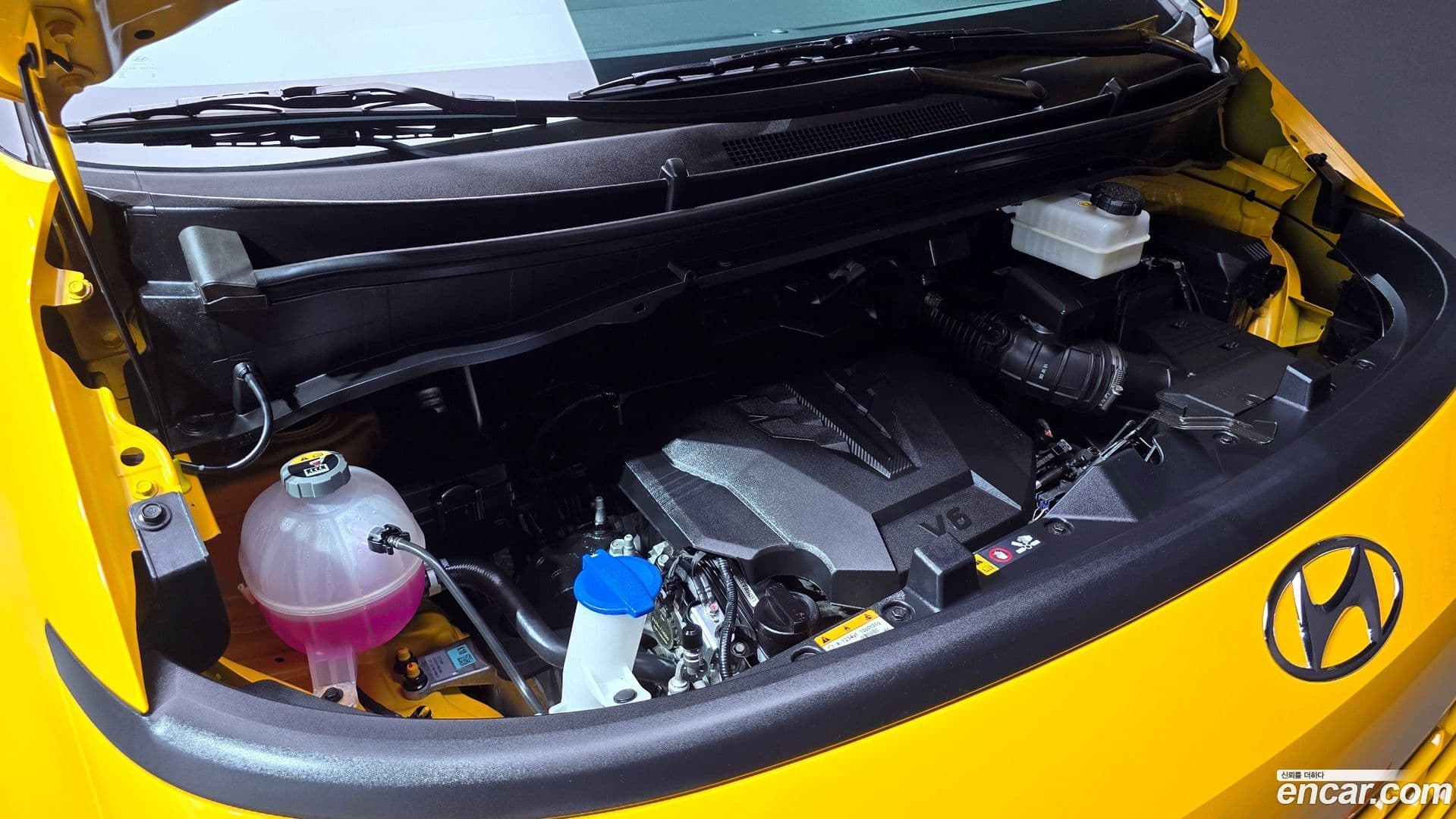 Main__Slider__Photo:Staria Hyundai 2024.0-19