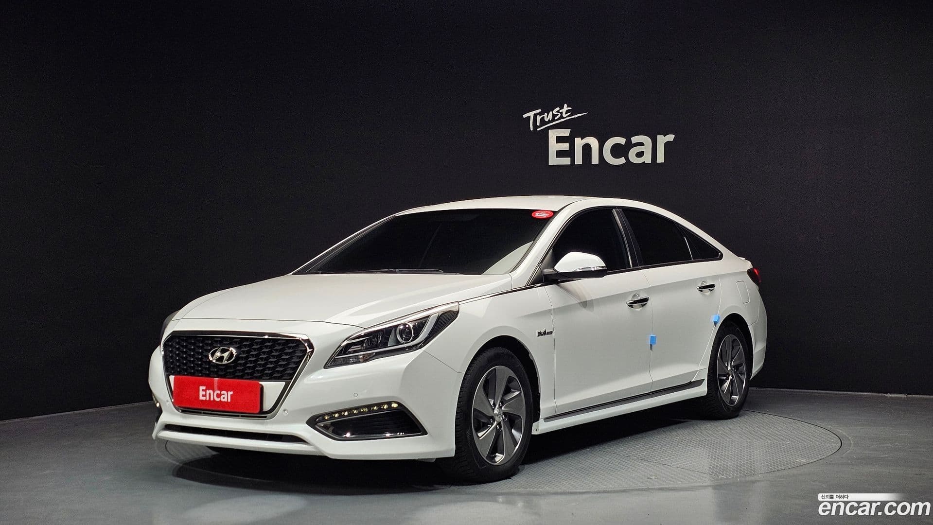 Main__Slider__Photo:Sonata Hyundai 2015.4-0