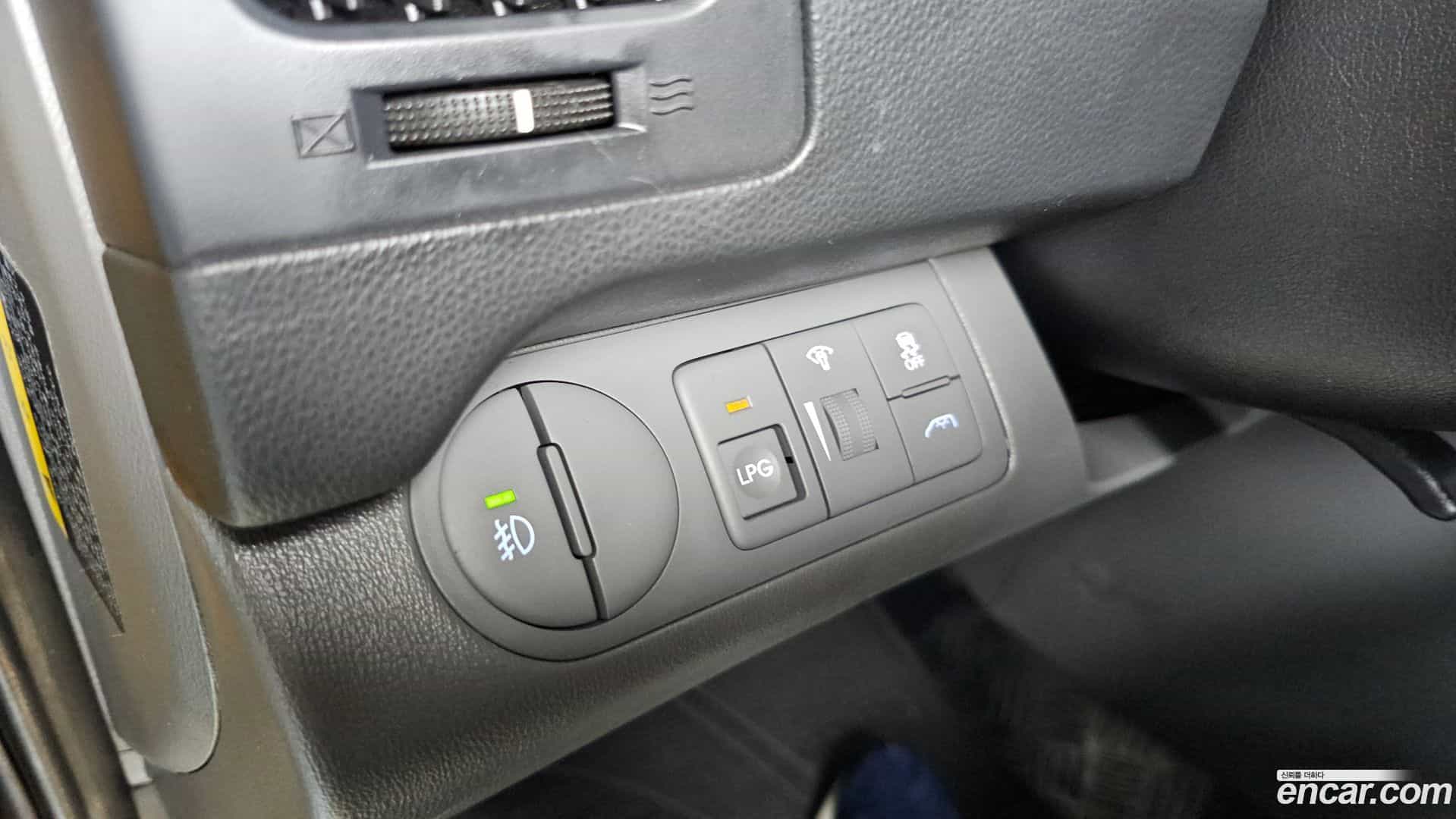Starex Hyundai 2018.7-OPTION-020
