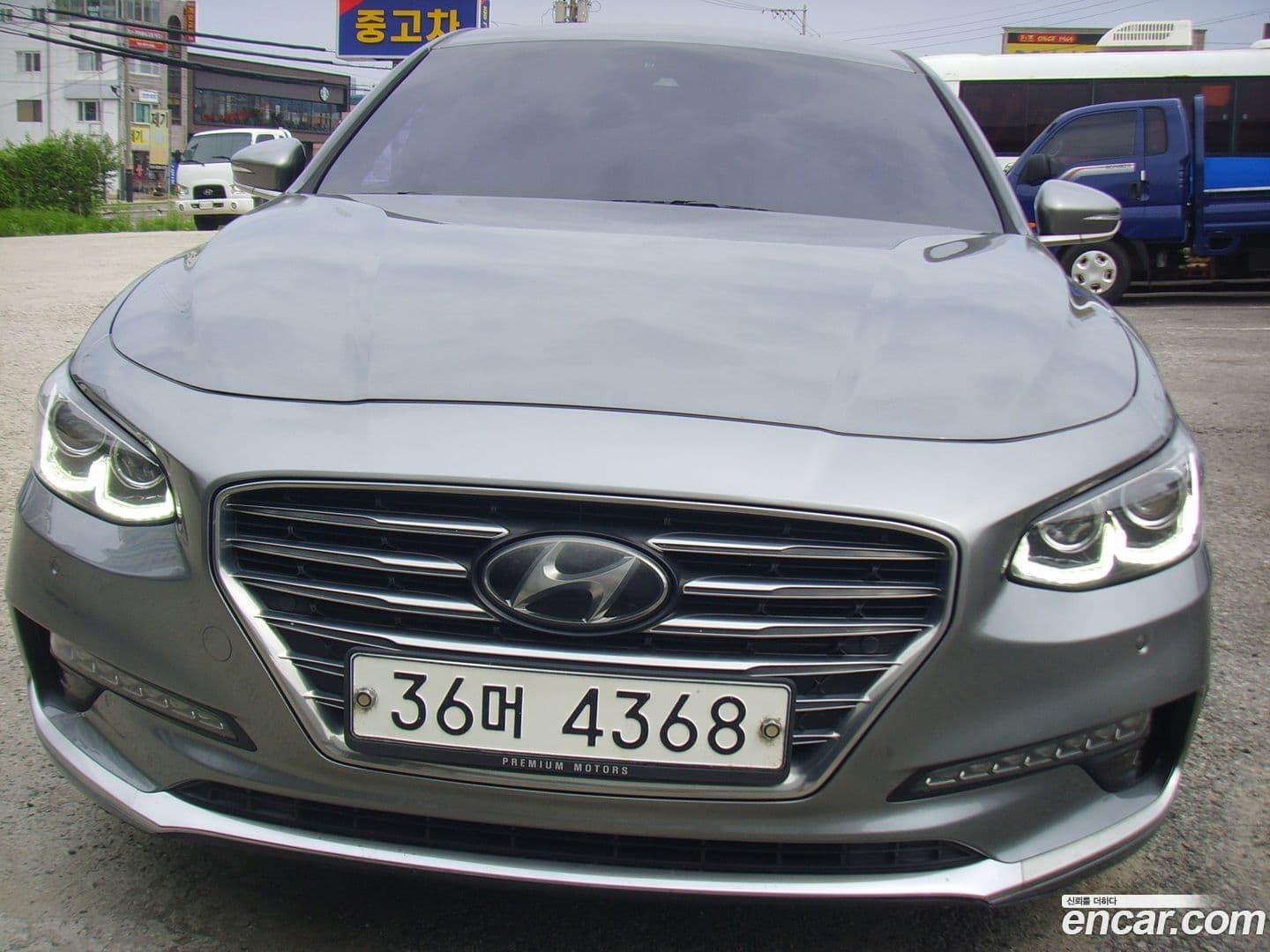Main__Slider__Photo:Grandeur Hyundai 2017.8-0