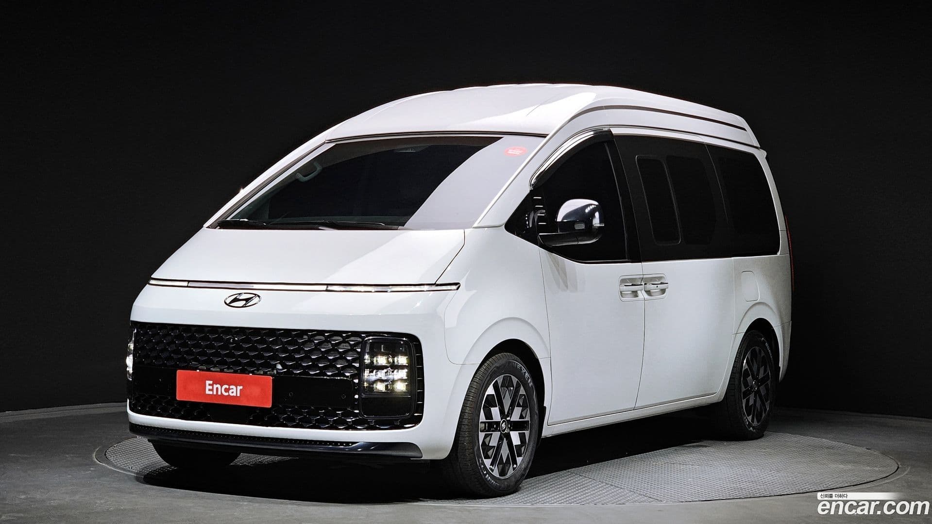 Main__Slider__Photo:Staria Hyundai 2023.4-0