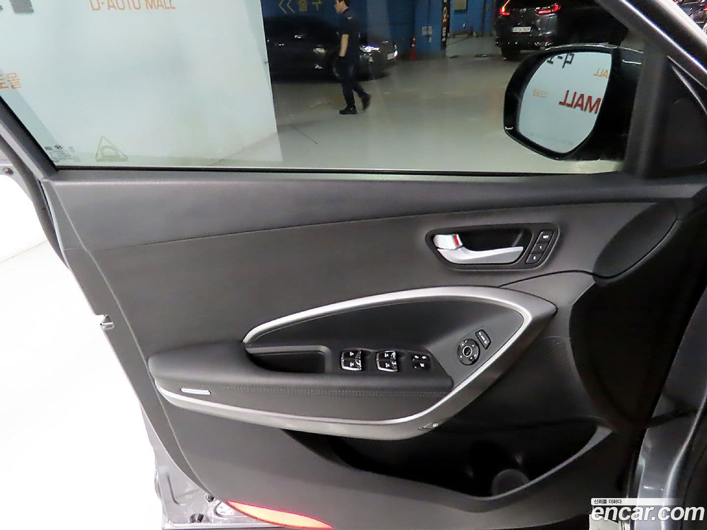 Main__Slider__Photo:Santafe Hyundai 2016.10-11