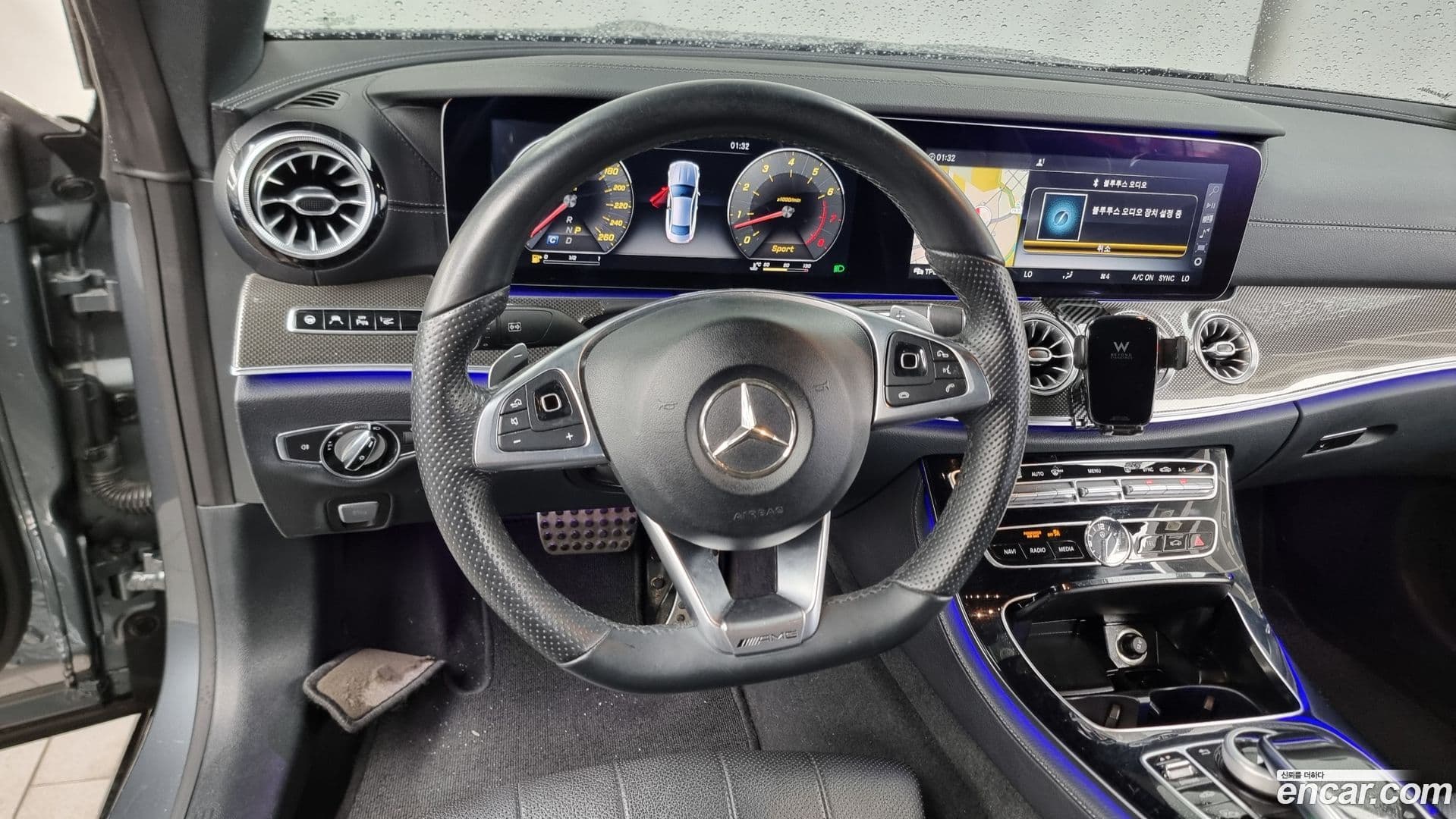 Main__Slider__Photo:E-Class Mercedes-Benz 2017.8-11