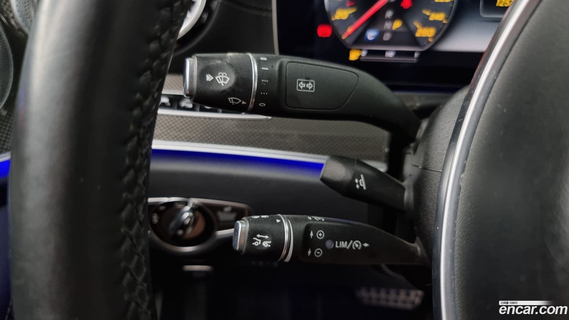 Main__Slider__Photo:E-Class Mercedes-Benz 2017.8-17