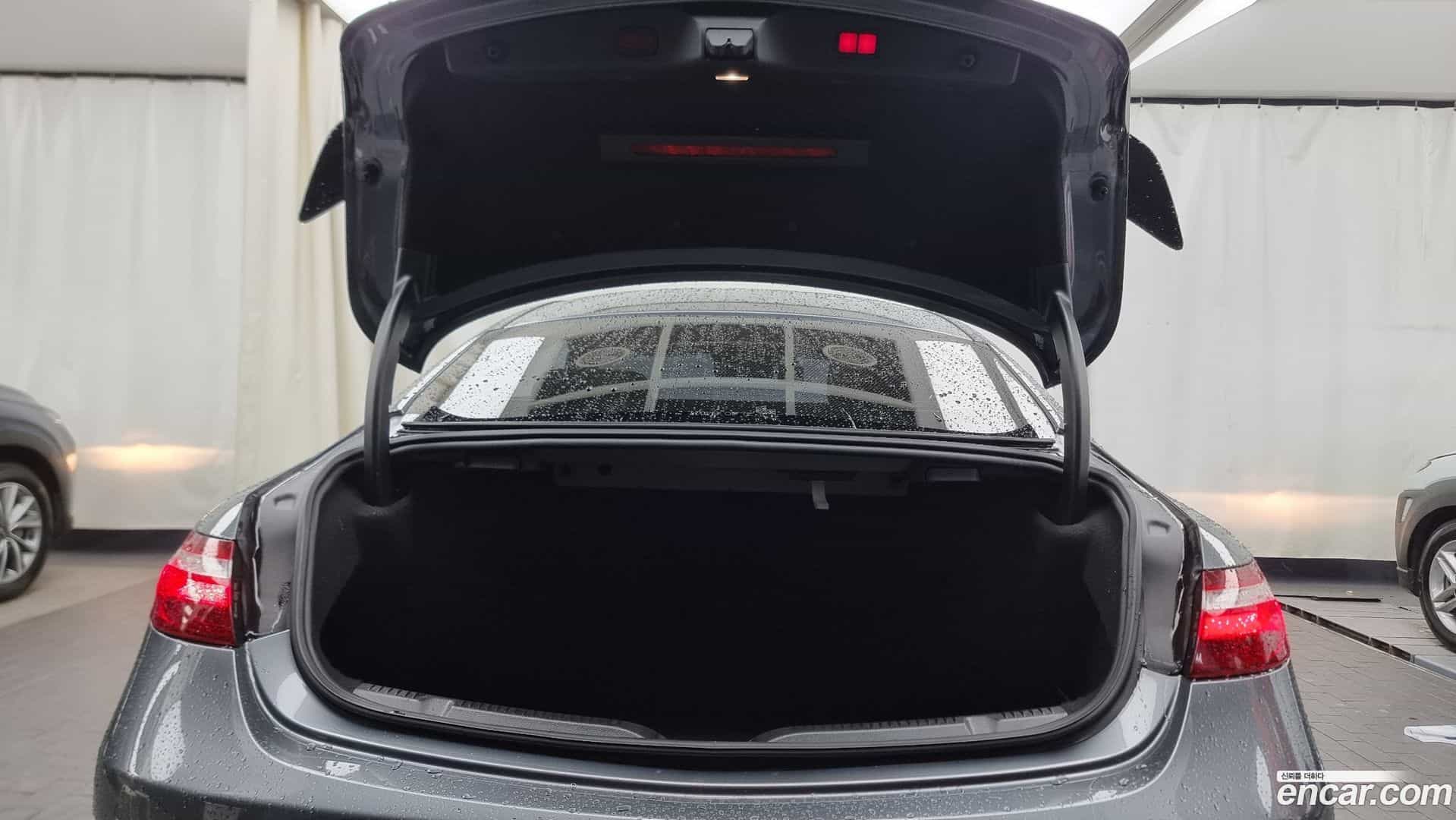 E-Class Mercedes-Benz 2017.8-OPTION-24