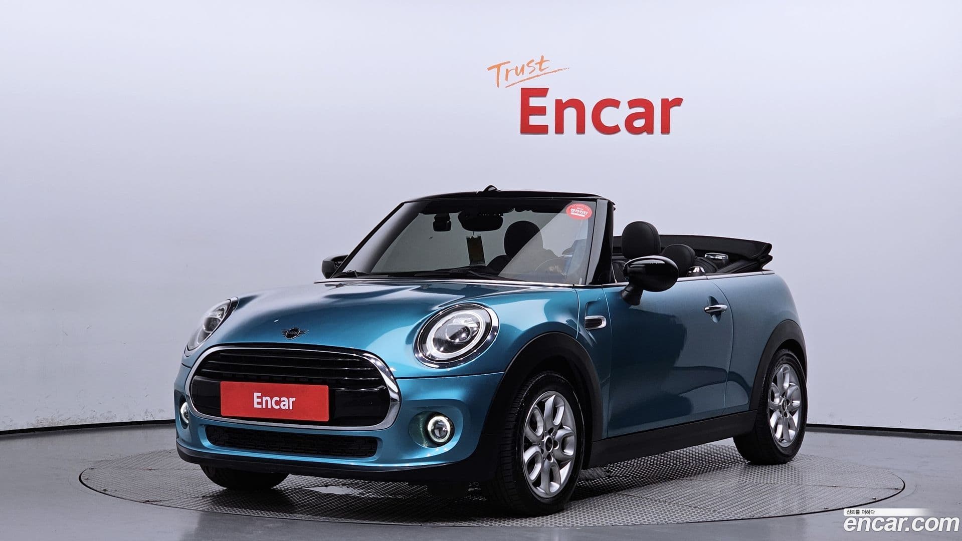 Main__Slider__Photo:Cooper Convertible Mini 2020.10-0