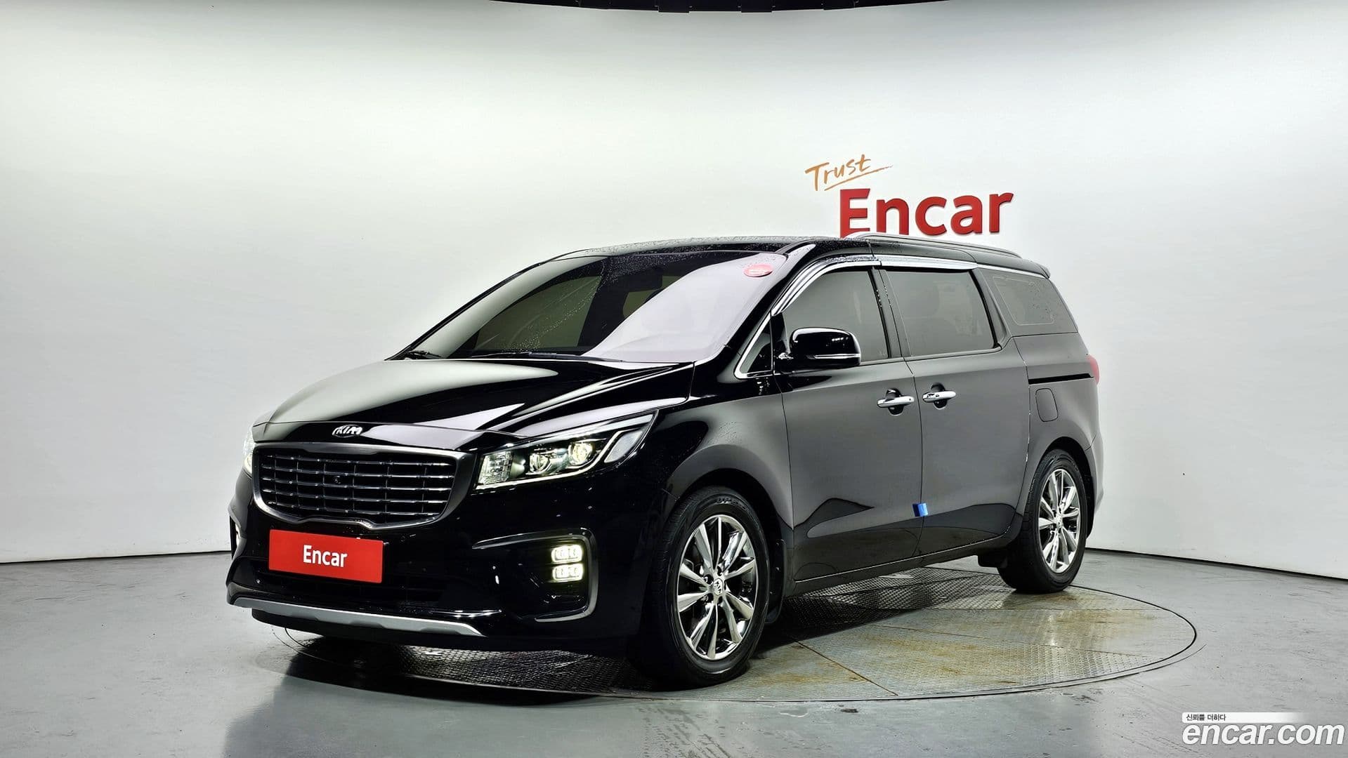 Main__Slider__Photo:Canival Kia 2019.6-0