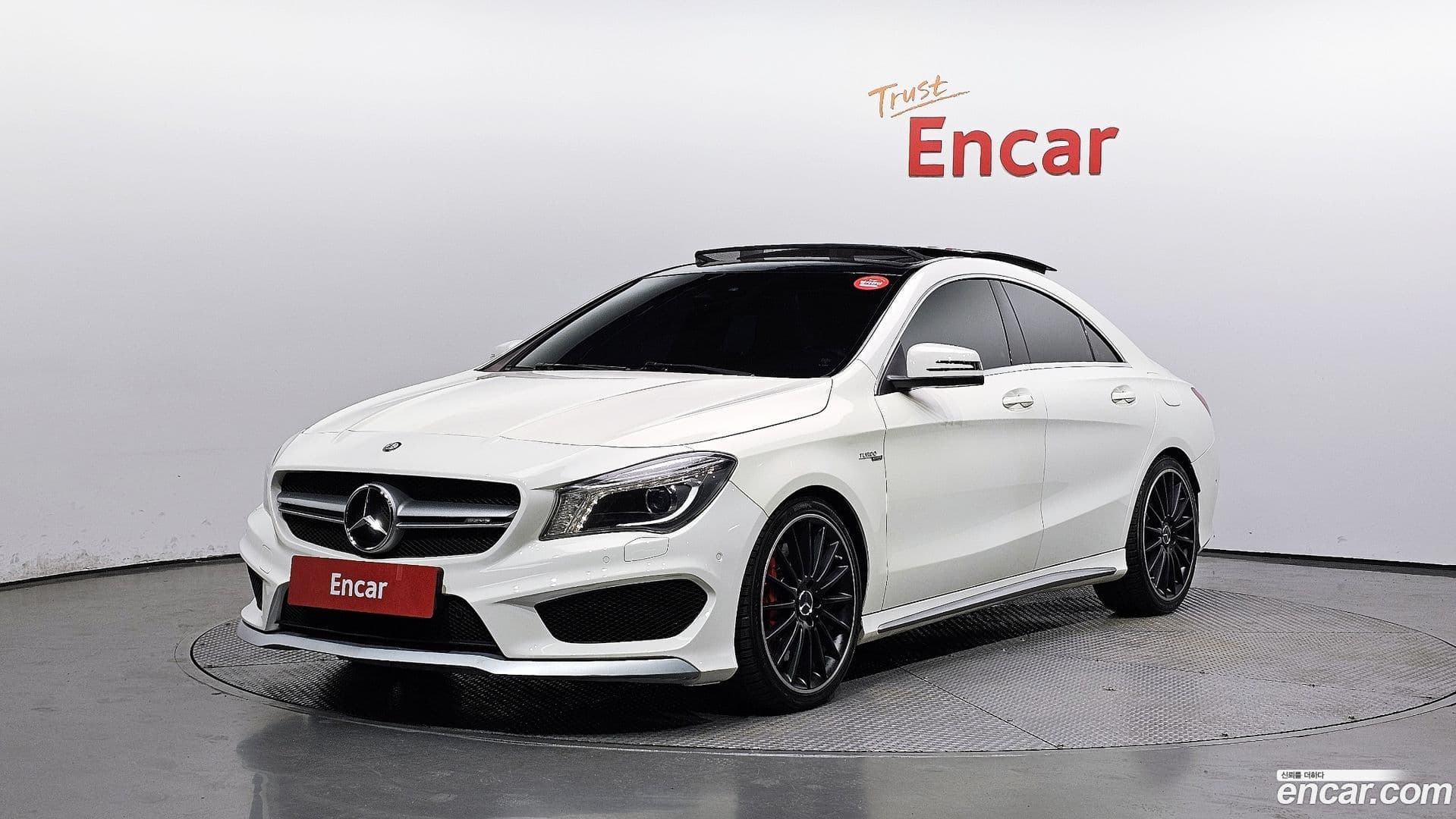 Main__Slider__Photo:CLA-Class Mercedes-Benz 2016.5-0