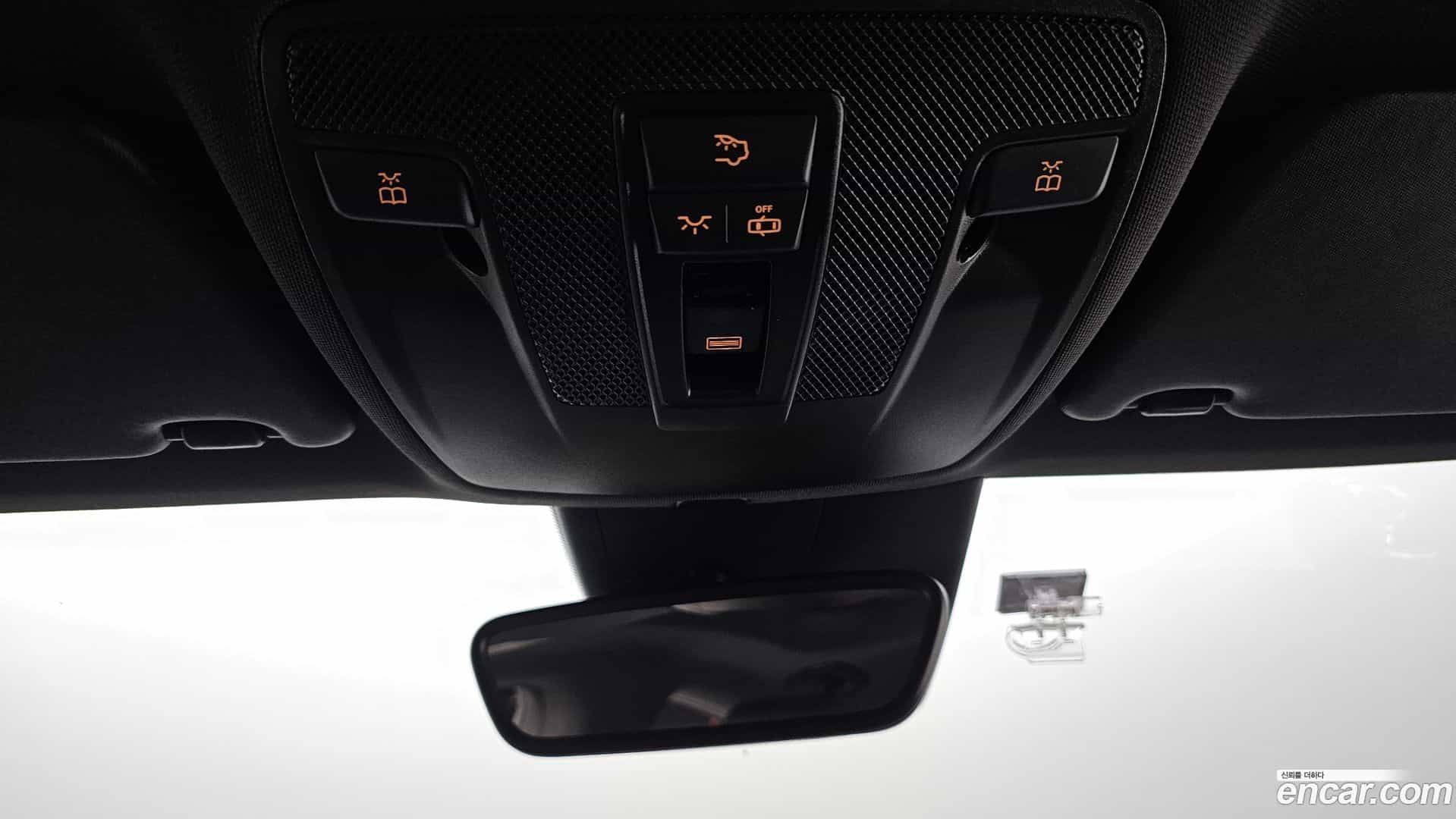CLA-Class Mercedes-Benz 2016.5-OPTION-024