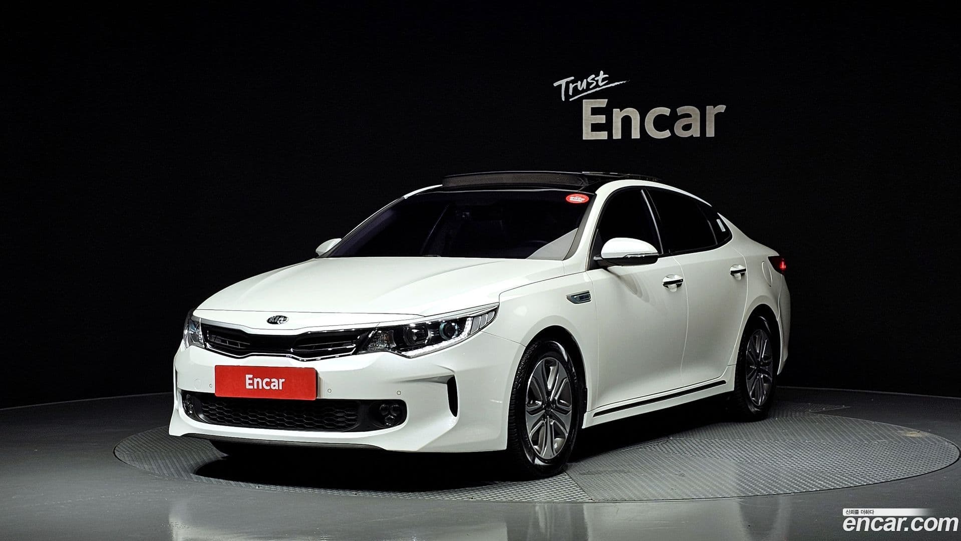 Main__Slider__Photo:K5 Kia 2016.8-0