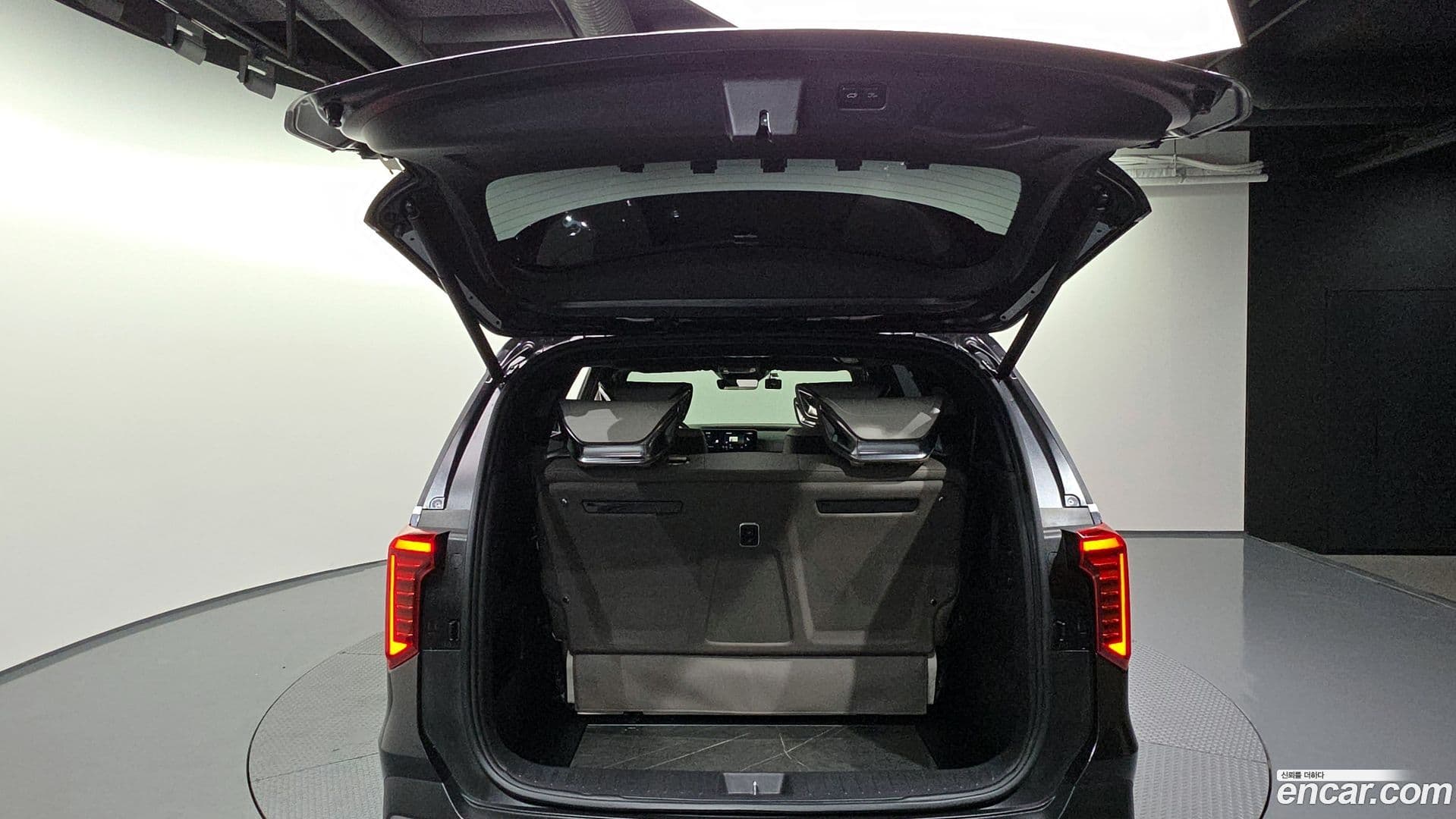Main__Slider__Photo:Canival Kia 2024.4-19