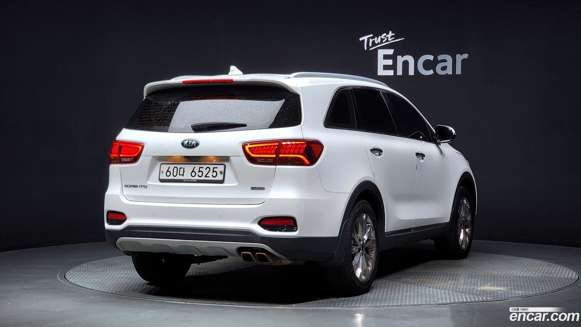 Main__Slider__Photo:Sorento Kia 2017.8-0