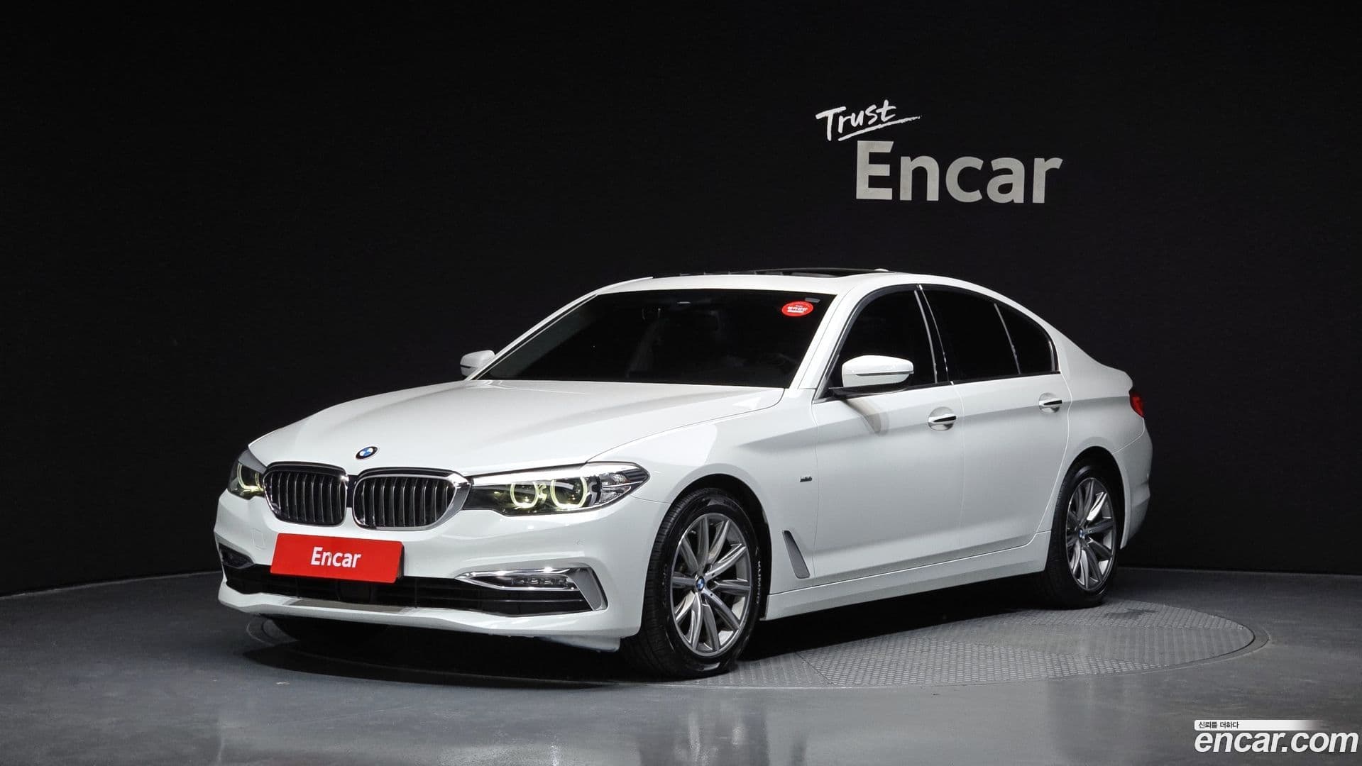 Main__Slider__Photo:5-Series BMW 2018.7-0