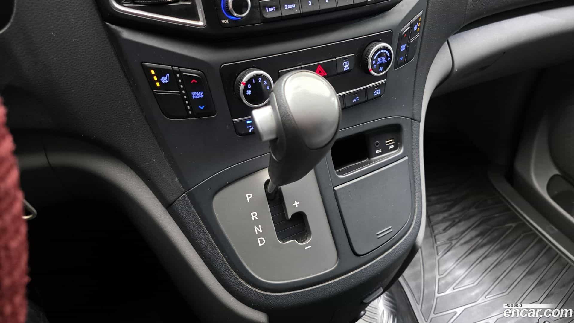 Starex Hyundai 2018.0-INNER-009