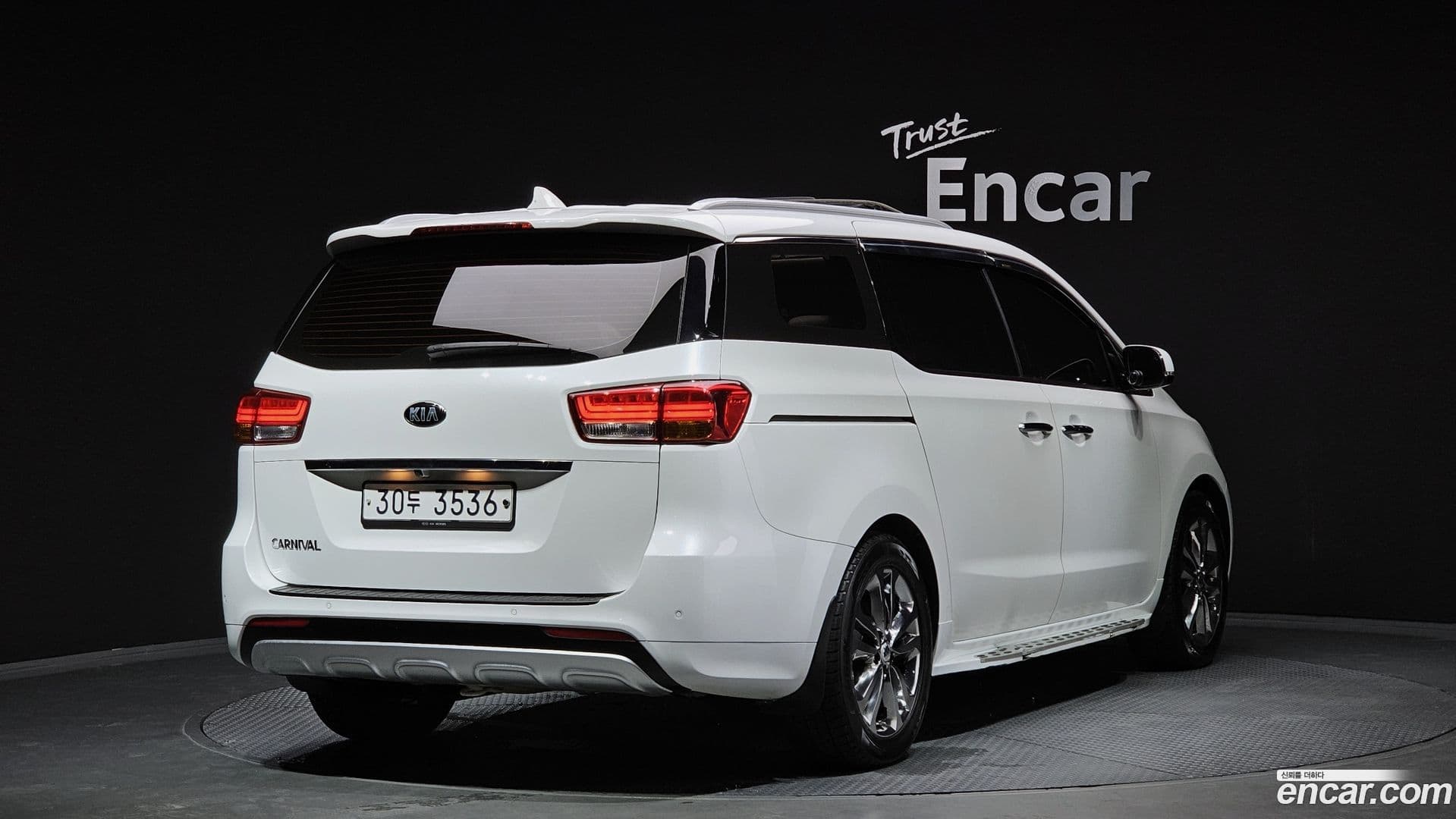 Main__Slider__Photo:Canival Kia 2017.5-0