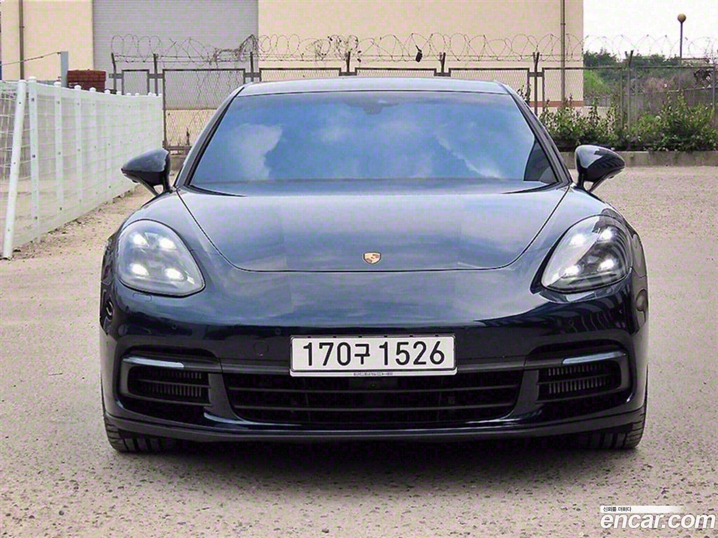 Main__Slider__Photo:Panamera Porsche 2020.2-0