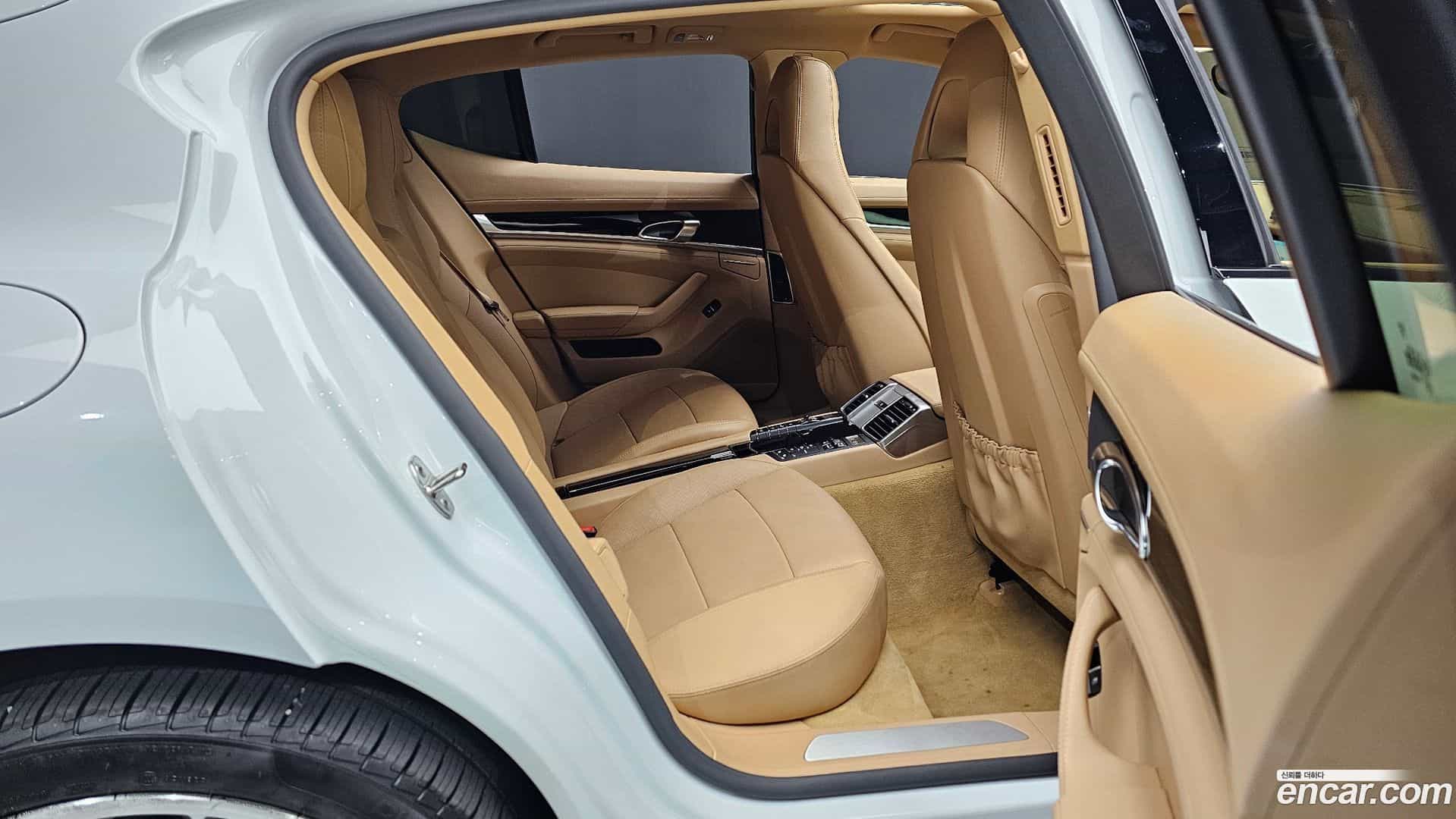 Panamera Porsche 2016.7-OPTION-016