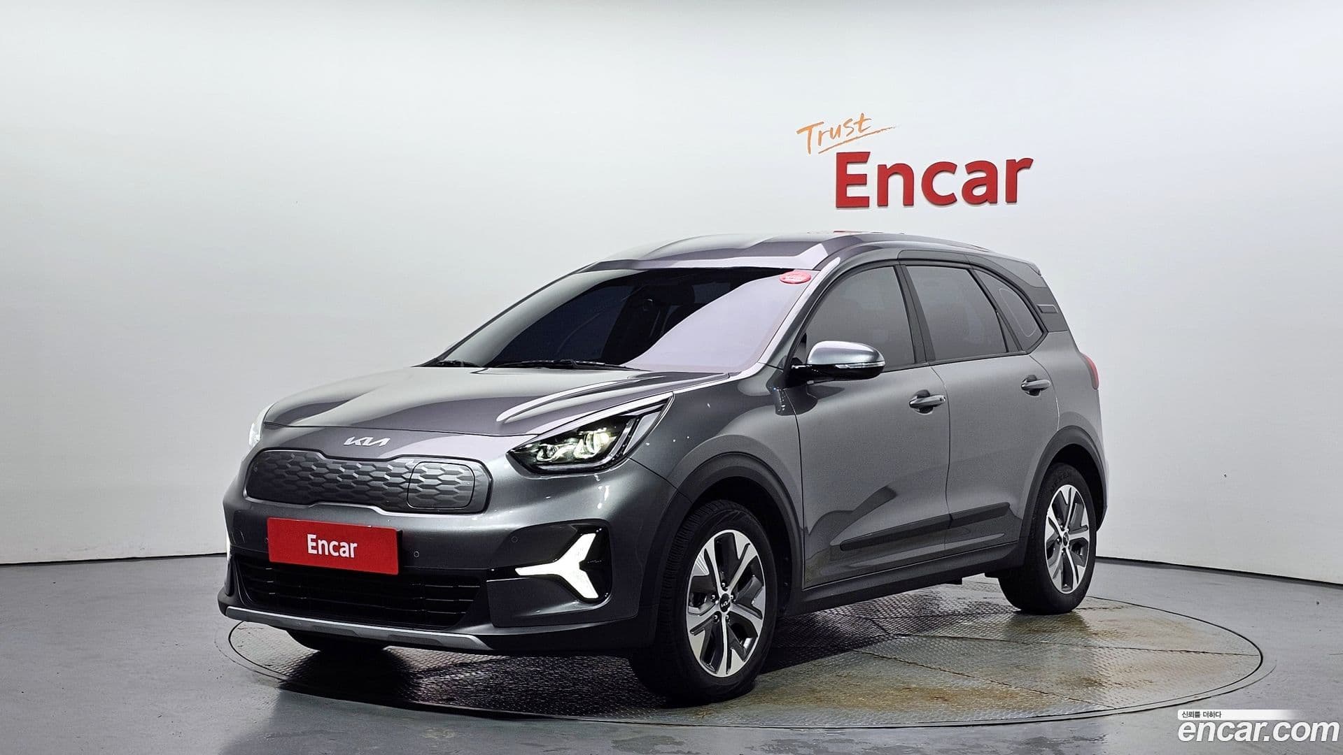 Main__Slider__Photo:Niro Kia 2022.8-0