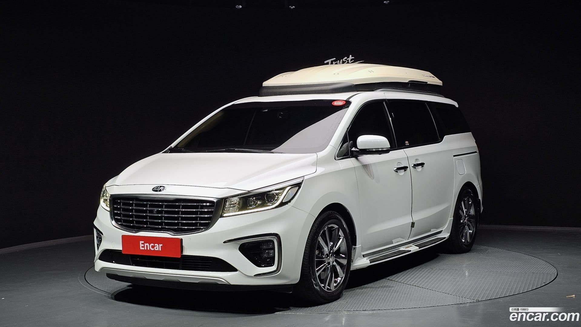 Main__Slider__Photo:Canival Kia 2019.4-0