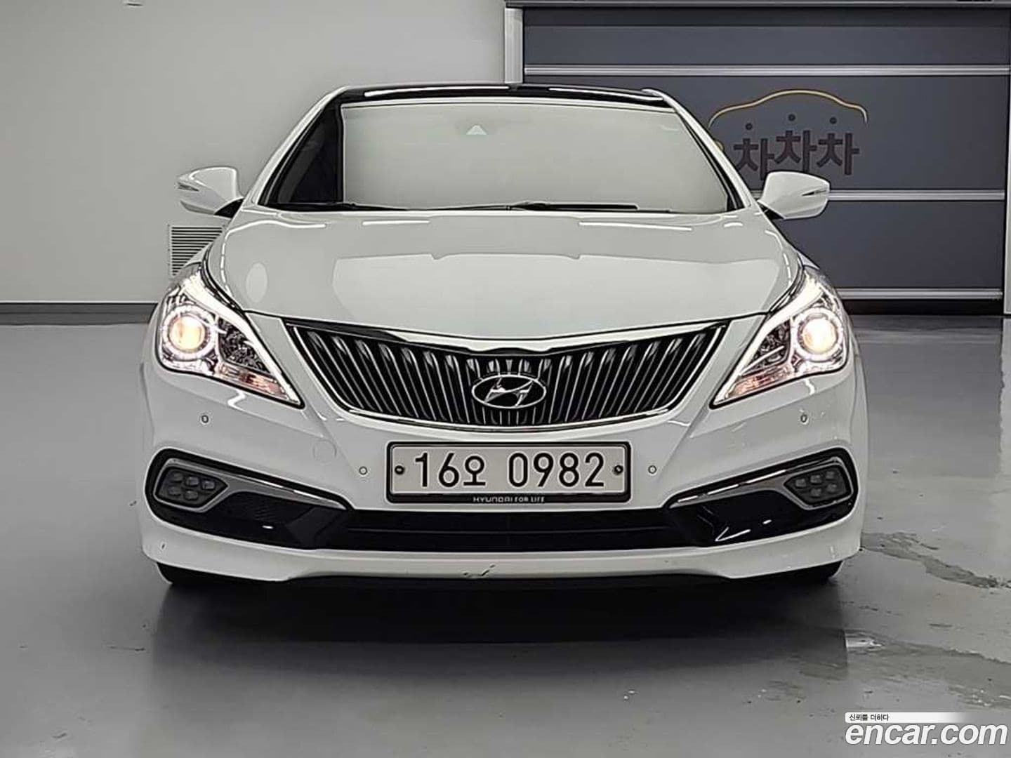 Main__Slider__Photo:Grandeur Hyundai 2016.2-0