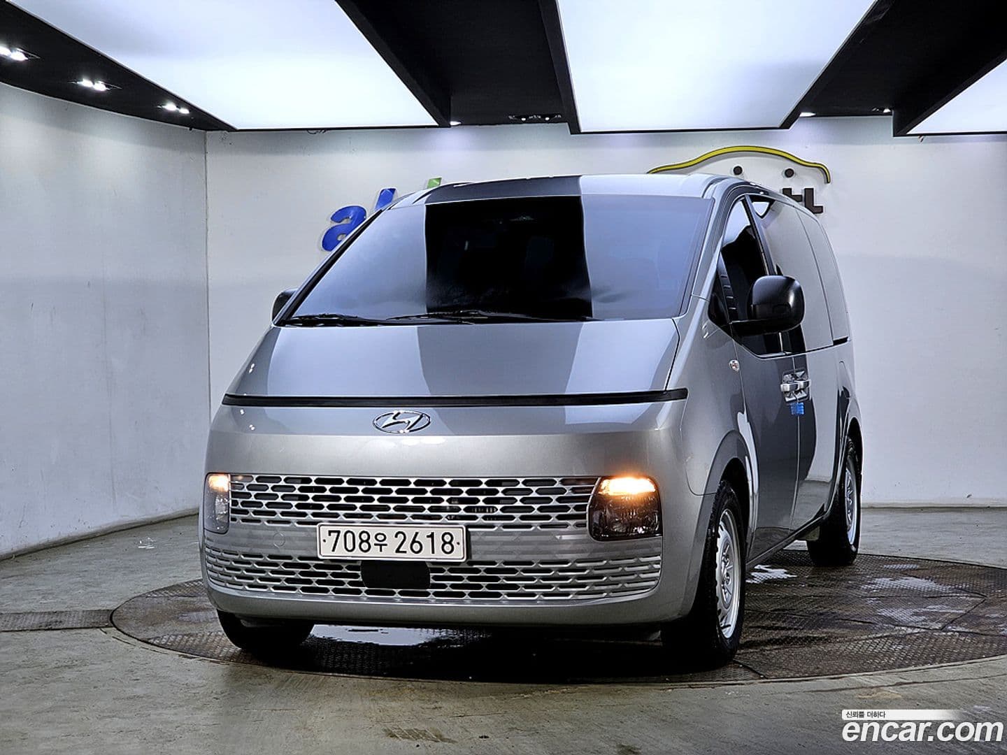 Main__Slider__Photo:Staria Hyundai 2022.3-0