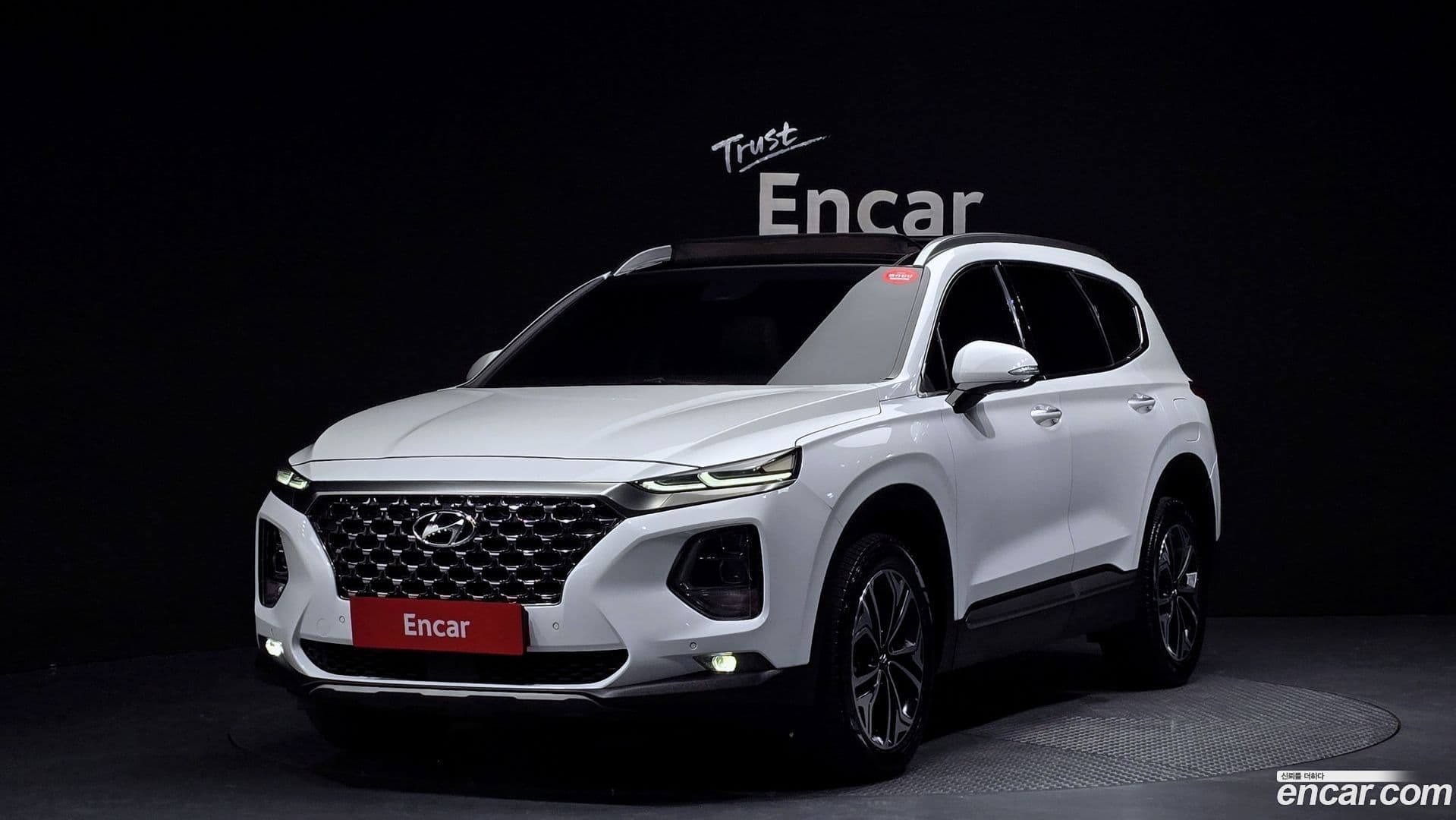 Main__Slider__Photo:Santafe Hyundai 2018.6-0