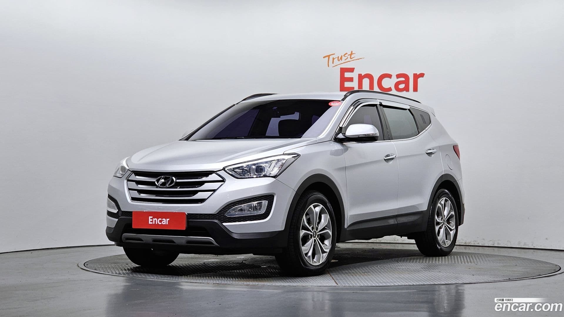 Main__Slider__Photo:Santafe Hyundai 2015.2-0
