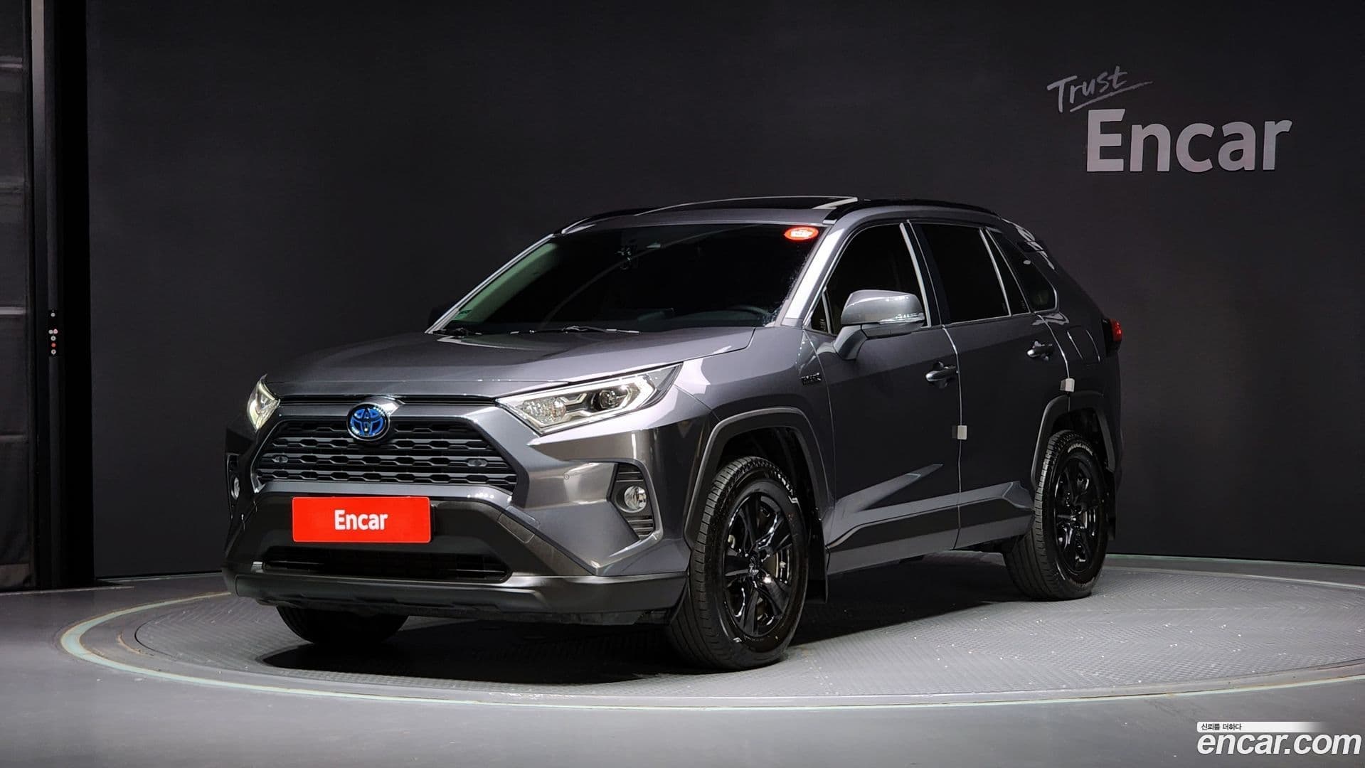 Main__Slider__Photo:RAV4 Toyota 2020.9-0