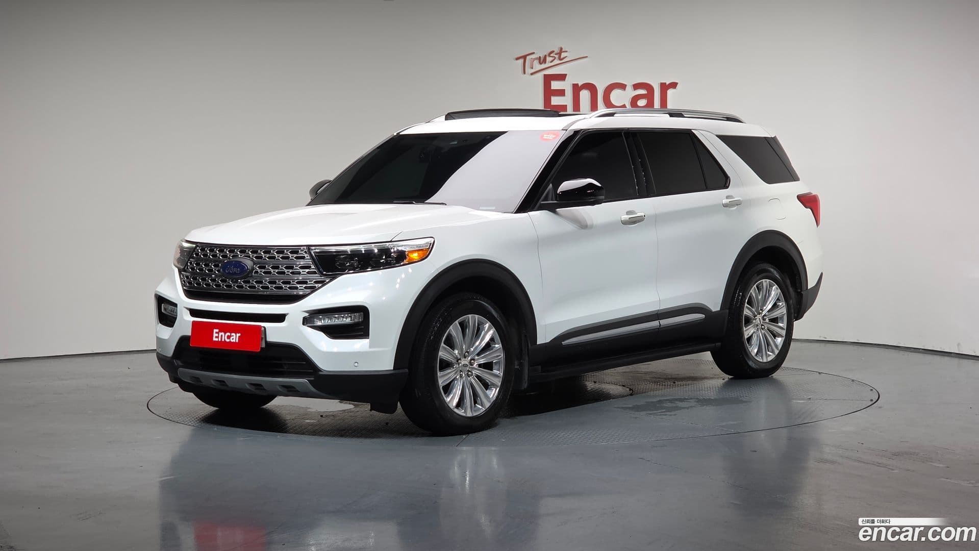 Main__Slider__Photo:Explorer Ford 2019.10-0