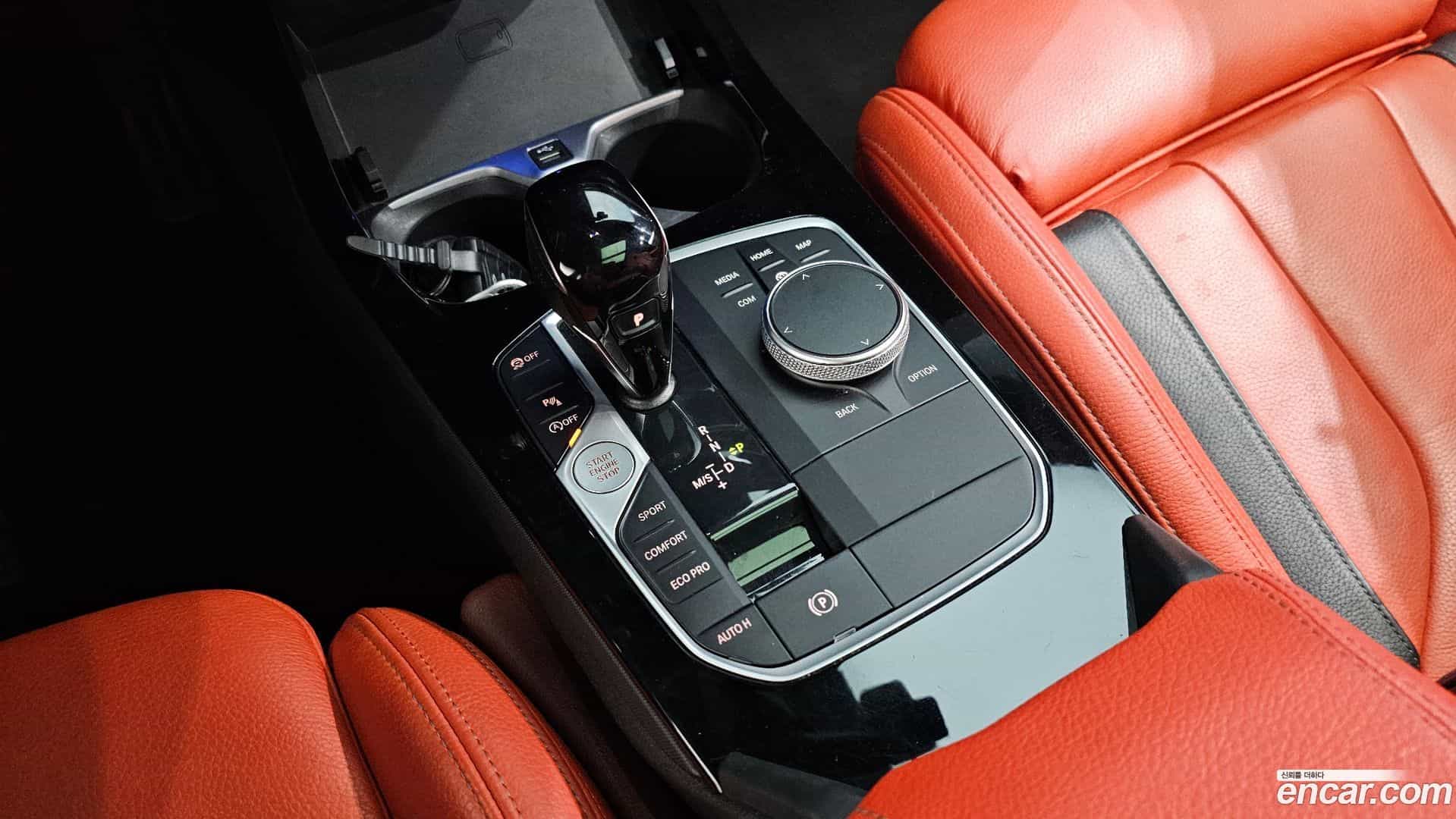1-Series BMW 2023.0-INNER-009