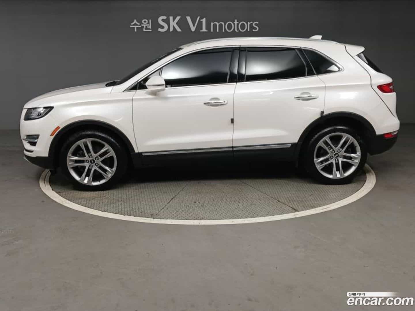 MKC Lincoln 2018.10-OUTER-003