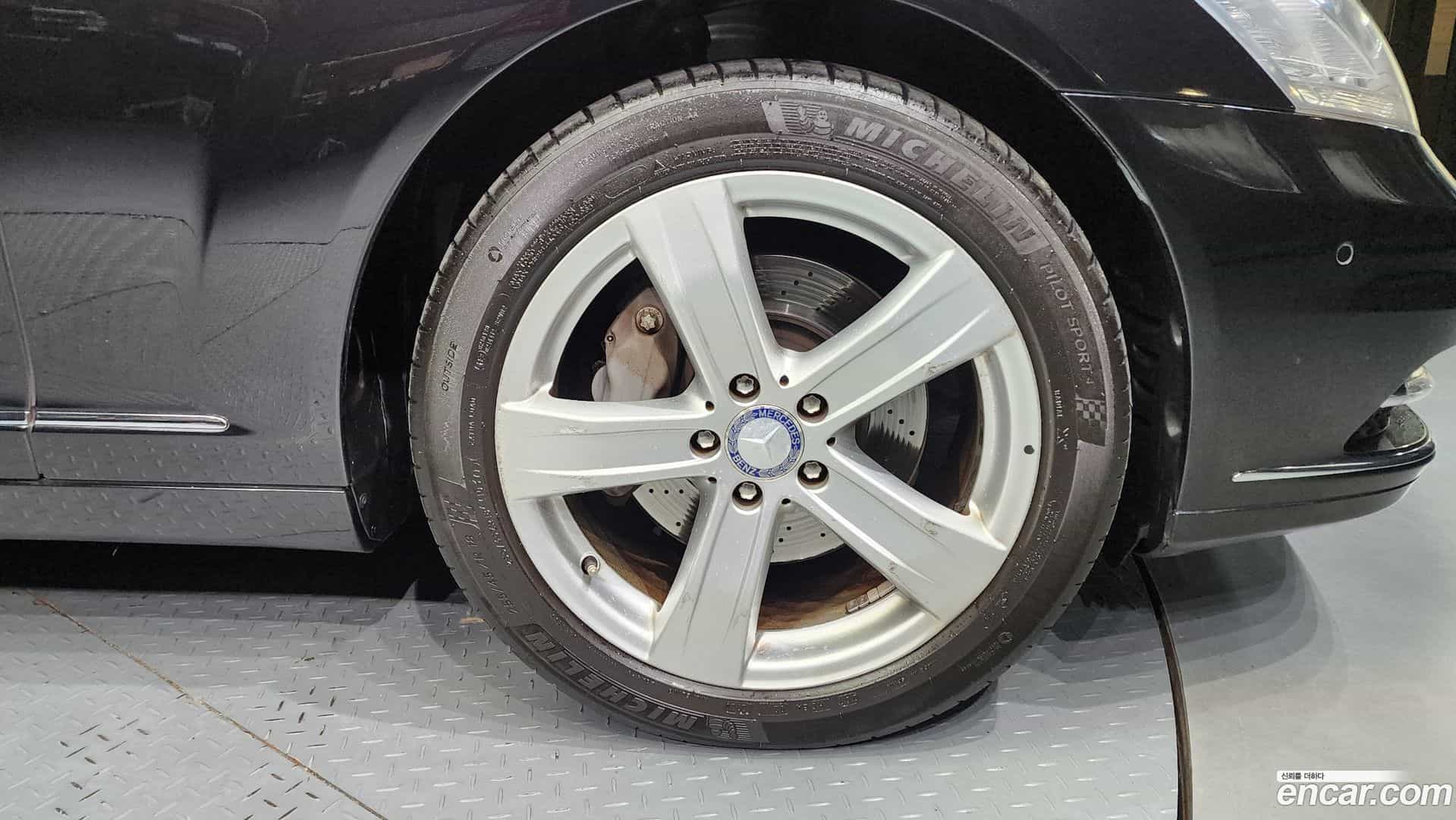 S-Class Mercedes-Benz 2011.4-OUTER-005