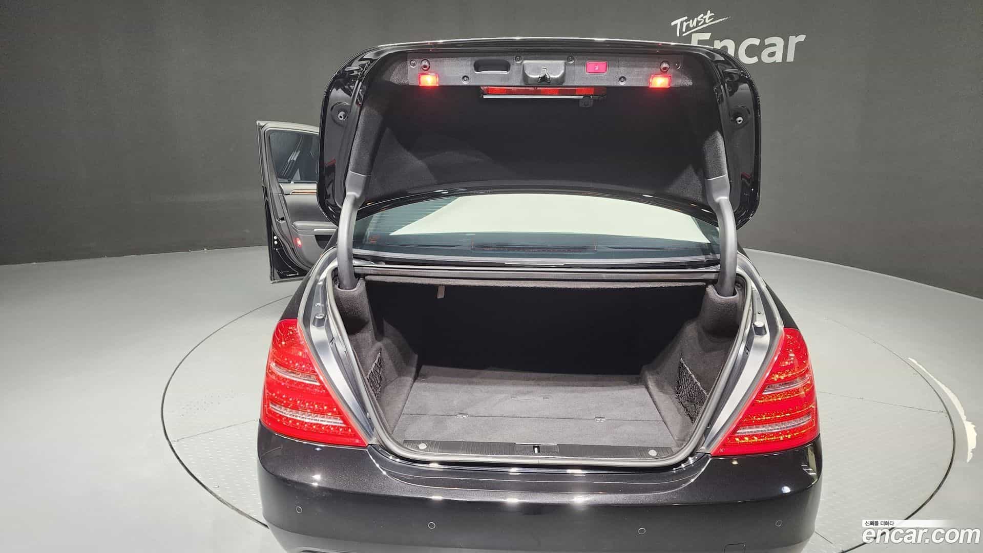 S-Class Mercedes-Benz 2011.4-OPTION-024