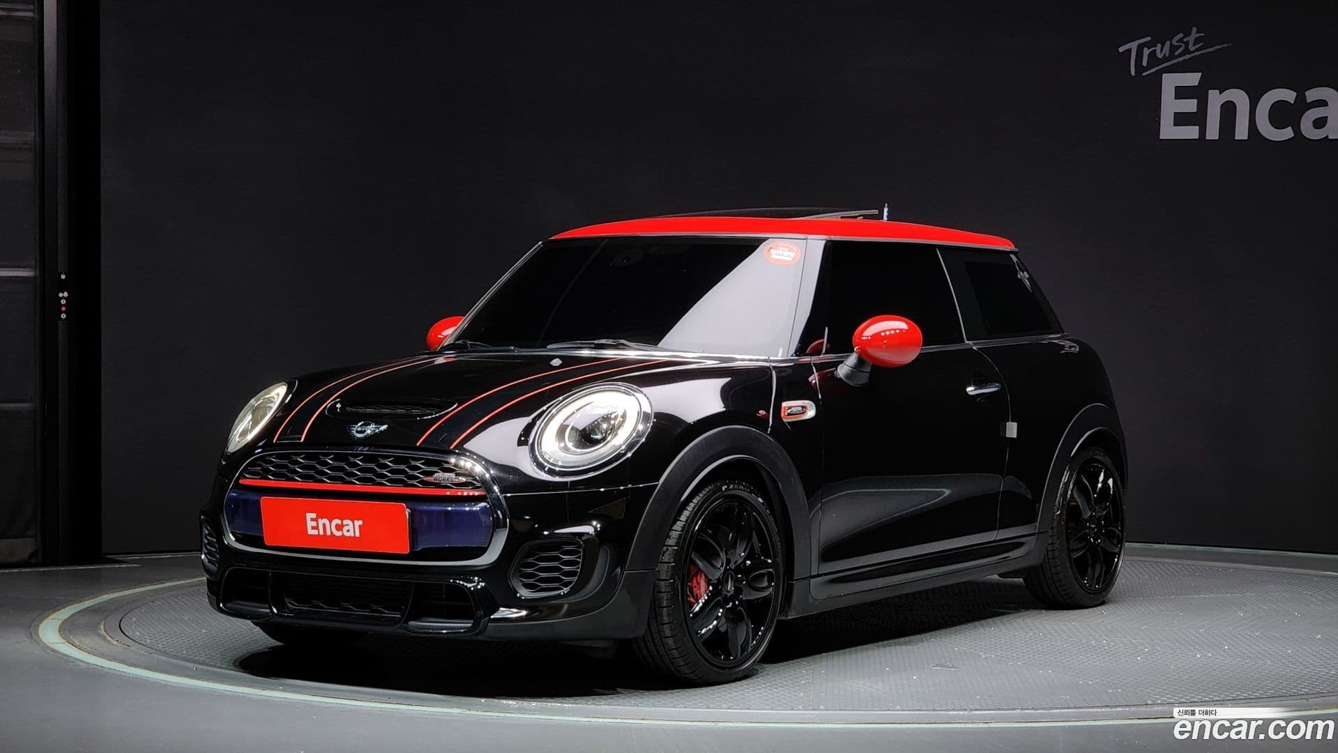 Main__Slider__Photo:Cooper Mini 2017.8-0