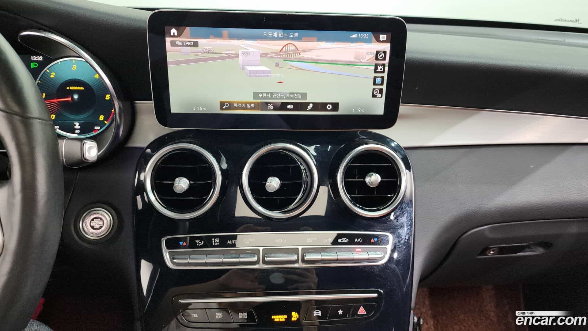 GLC-Class Mercedes-Benz 2020.10-OPTION-018