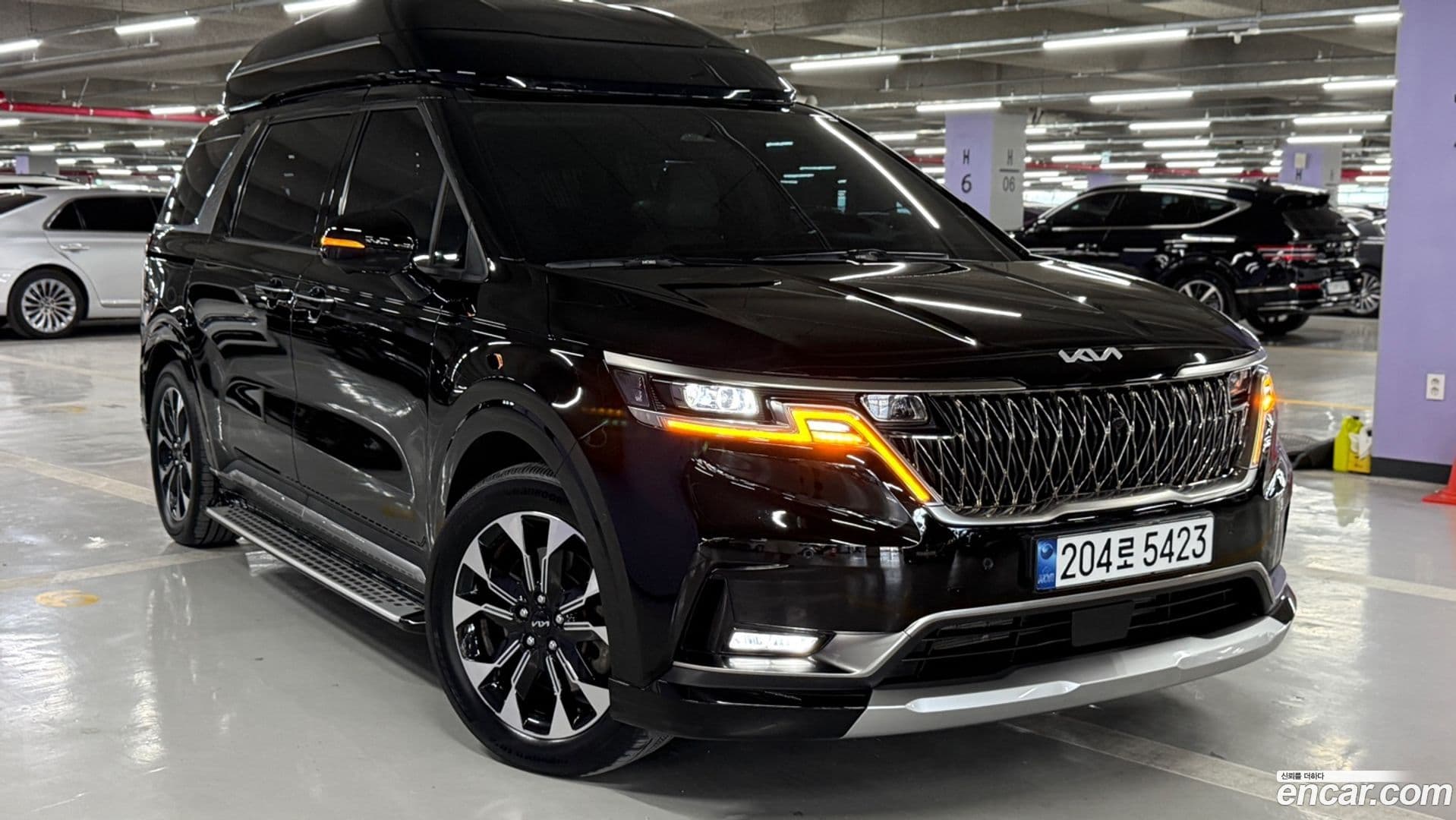 Main__Slider__Photo:Canival Kia 2023.6-0