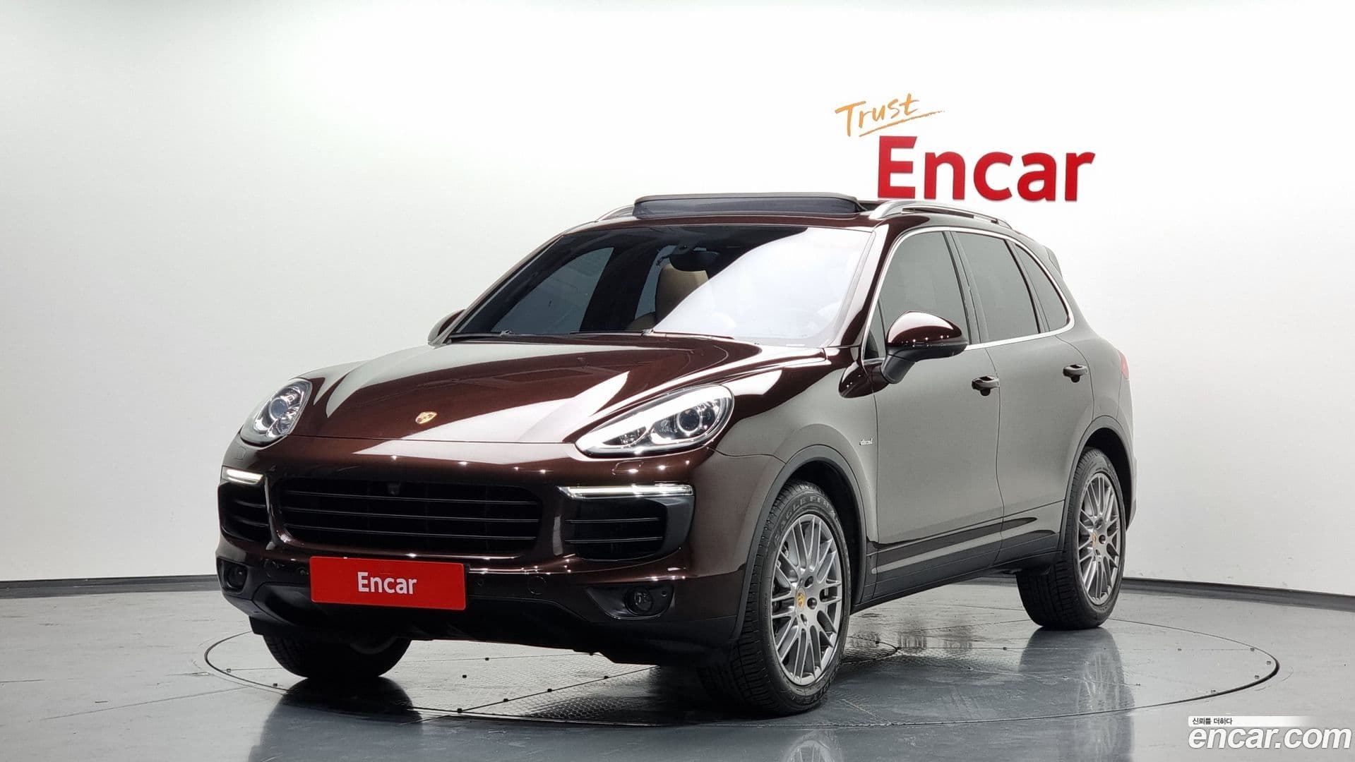 Main__Slider__Photo:Cayenne Porsche 2015.8-0