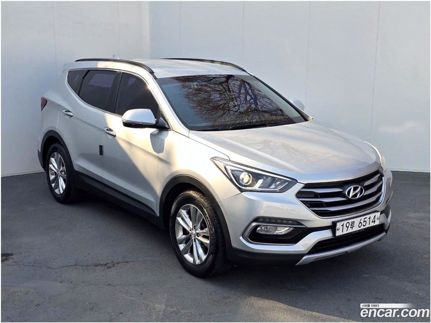 Main__Slider__Photo:Santafe Hyundai 2015.9-0