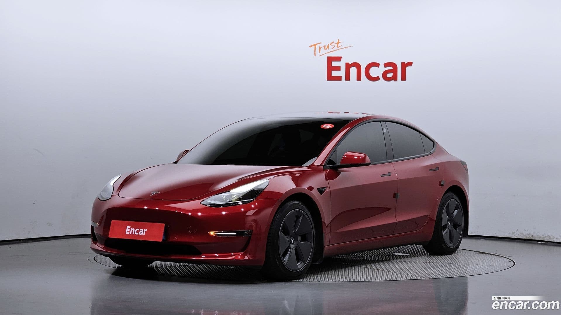 Main__Slider__Photo:Model 3 Tesla 2021.7-0