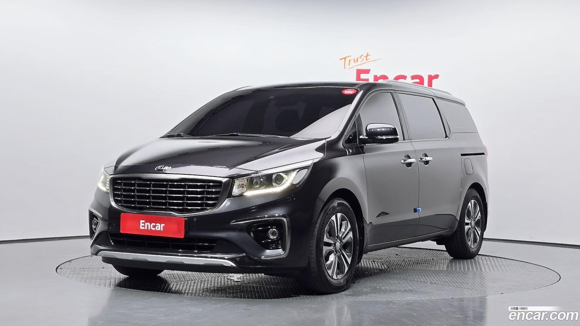 Main__Slider__Photo:Canival Kia 2018.6-0