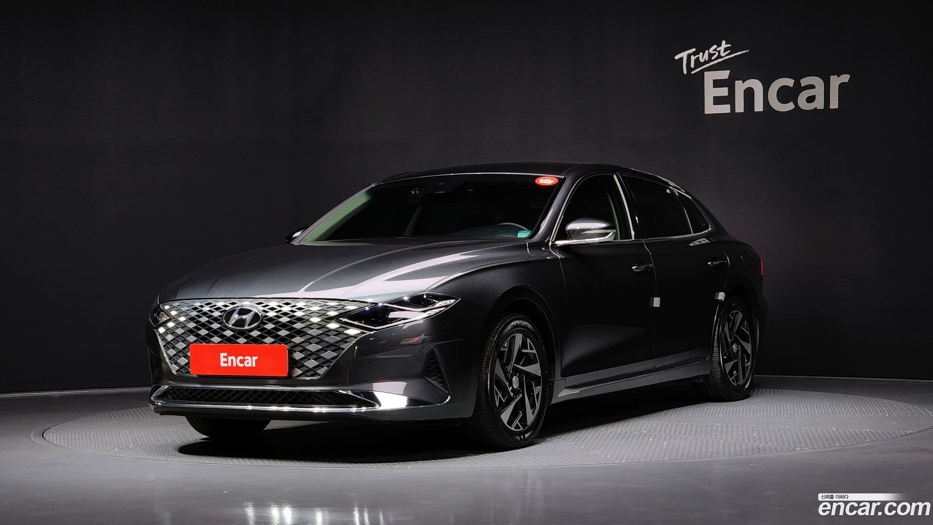 Main__Slider__Photo:Grandeur Hyundai 2022.4-0