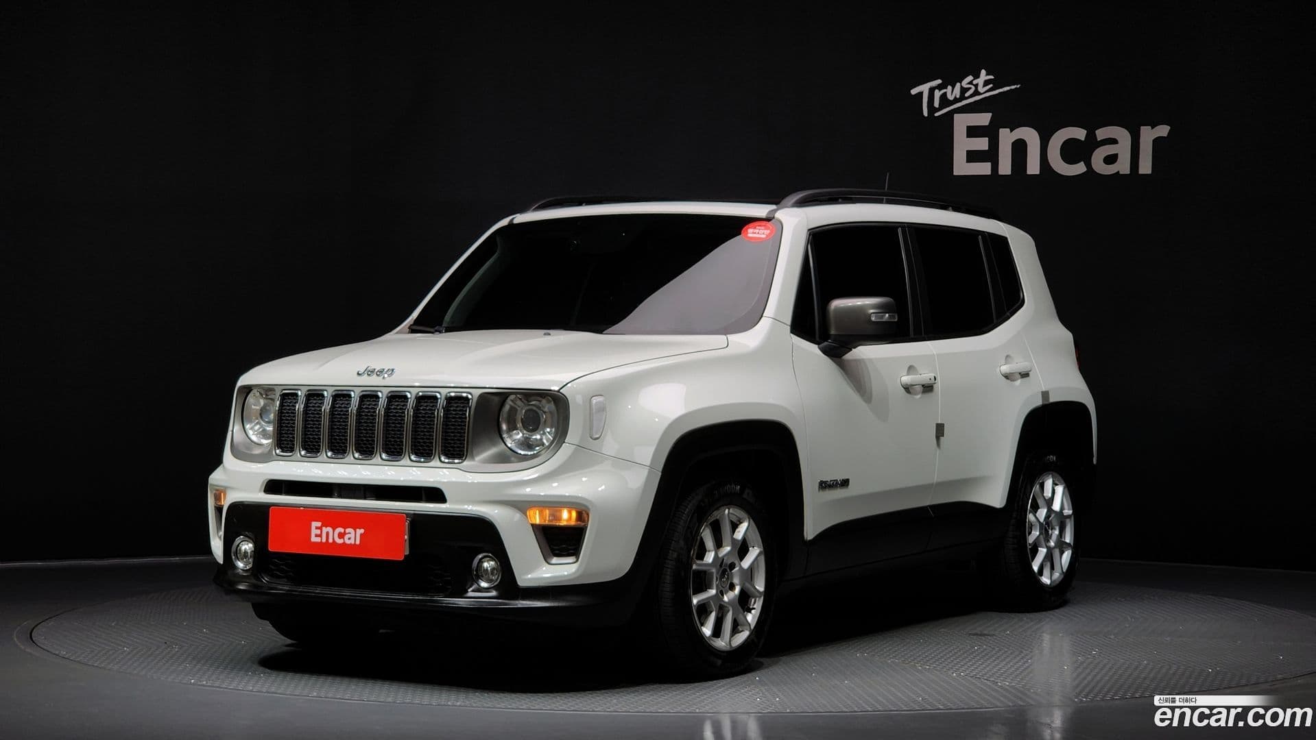 Main__Slider__Photo:Renegade Jeep 2019.3-0